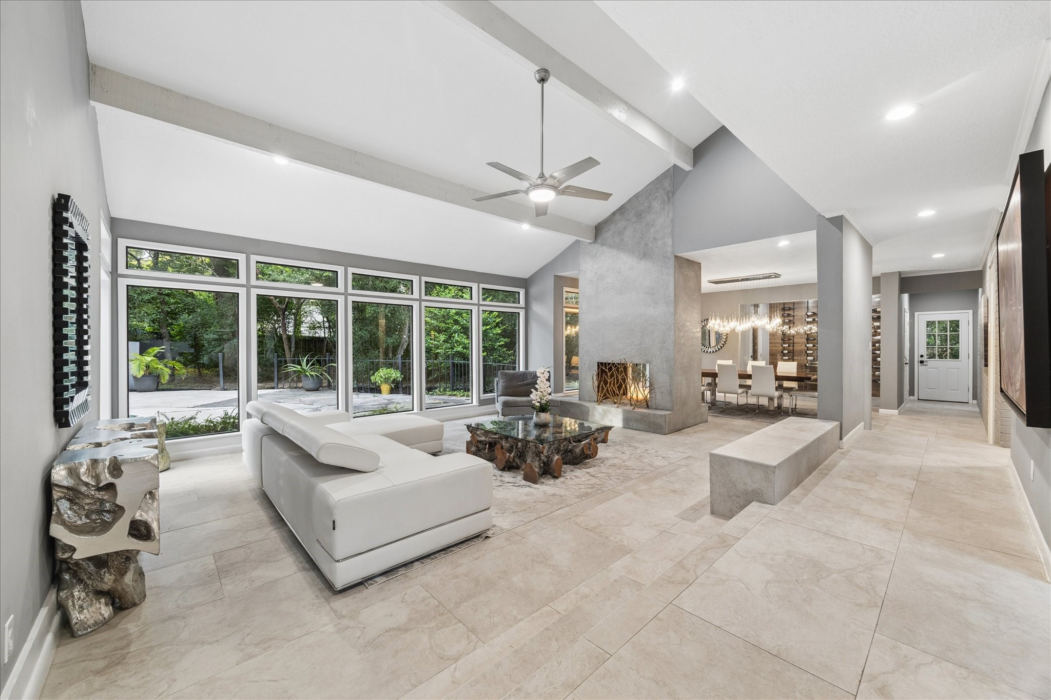  2411 Oakbank Drive - 物件實景