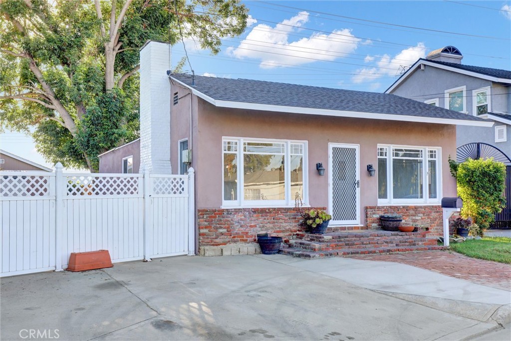 Lakewood, California, 90713, United States, 2 Bedrooms Bedrooms, ,1 BathroomBathrooms,Residential,For Sale,1943590