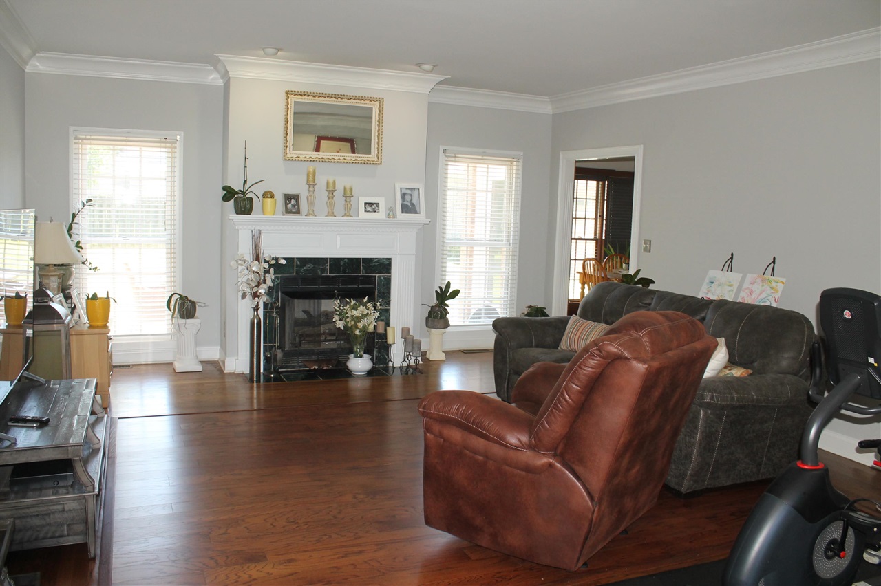 Bowling Green, Kentucky, 42104, United States, 5 Bedrooms Bedrooms, ,3 BathroomsBathrooms,Residential,For Sale,1827848