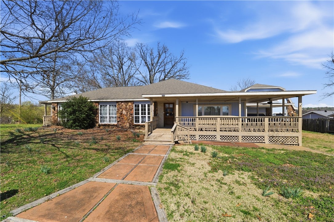 Willow Dr, Rogers, AR 72756