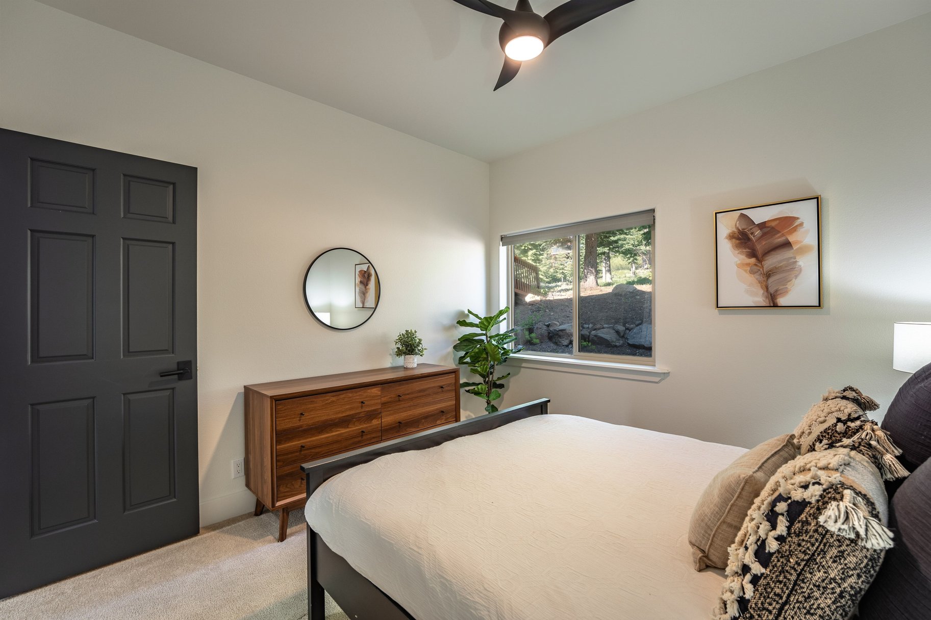  Modern Tahoe Donner Retreat with Panoramic Mountain Views & Elevated Living - 物件實景
