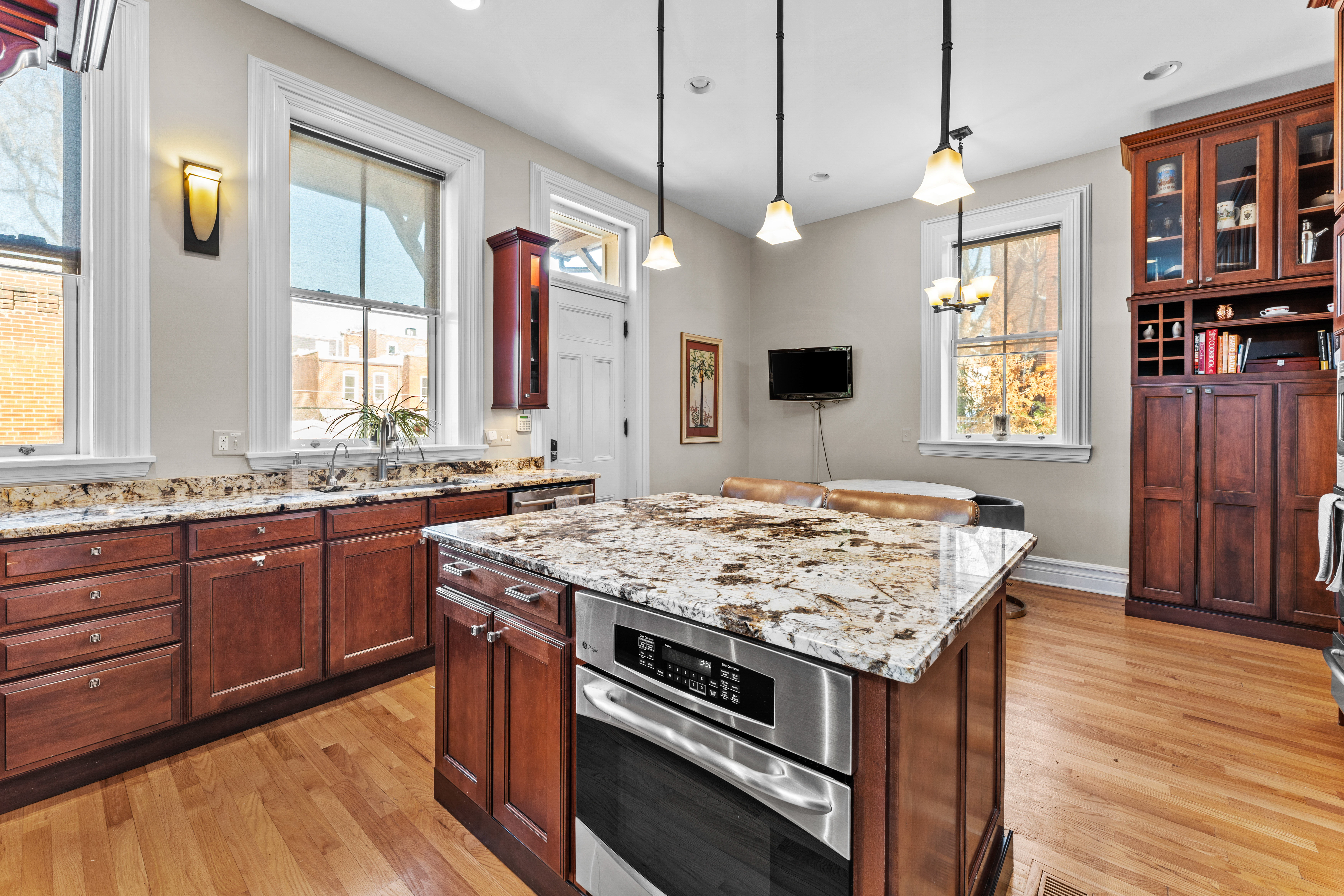  Historic Lafayette Square Victorian Manse with Carriage House - 物件實景