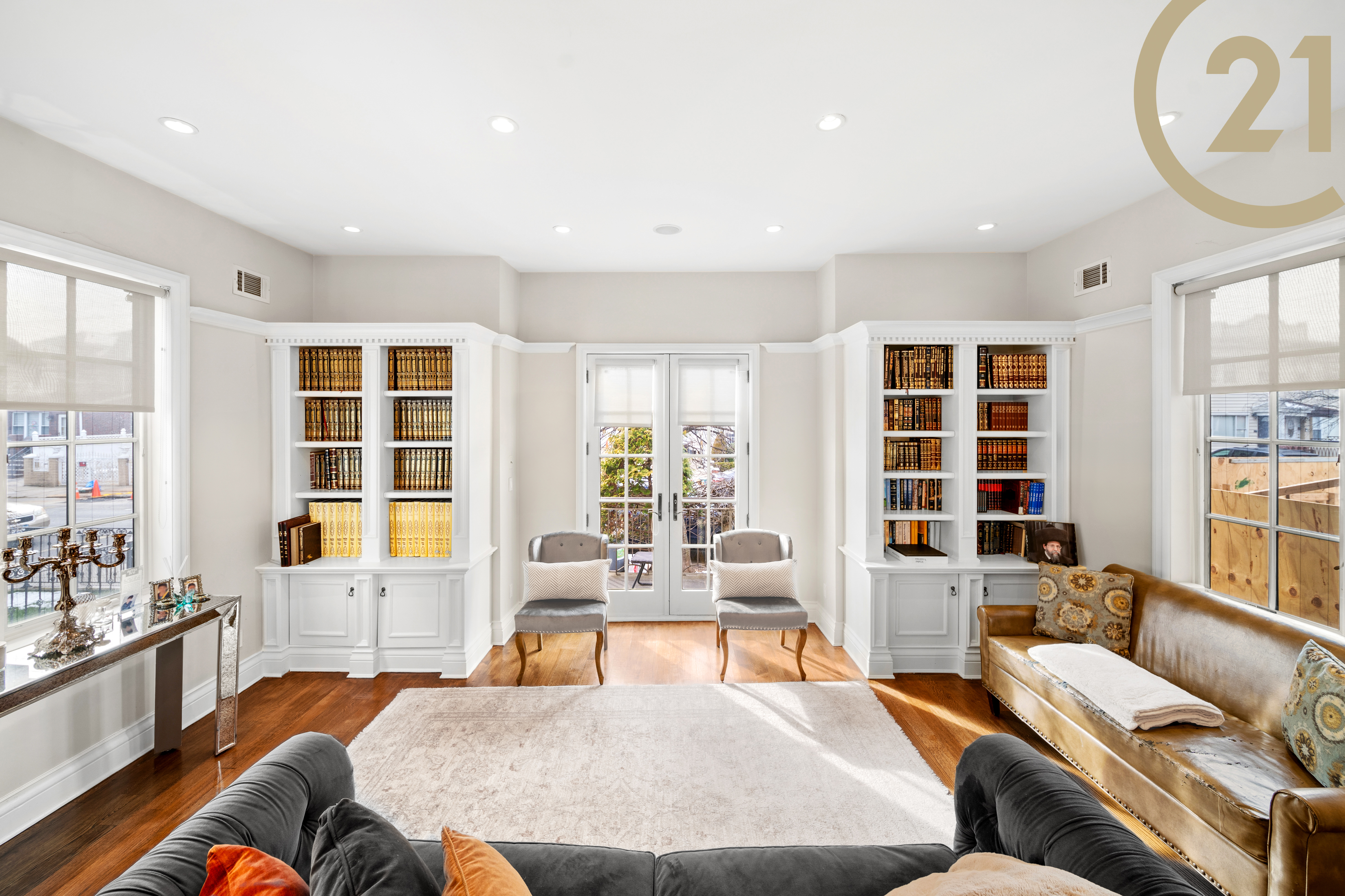Brooklyn, New York, 11210, United States, 7 Bedrooms Bedrooms, ,5 BathroomsBathrooms,Residential,For Sale,1895266