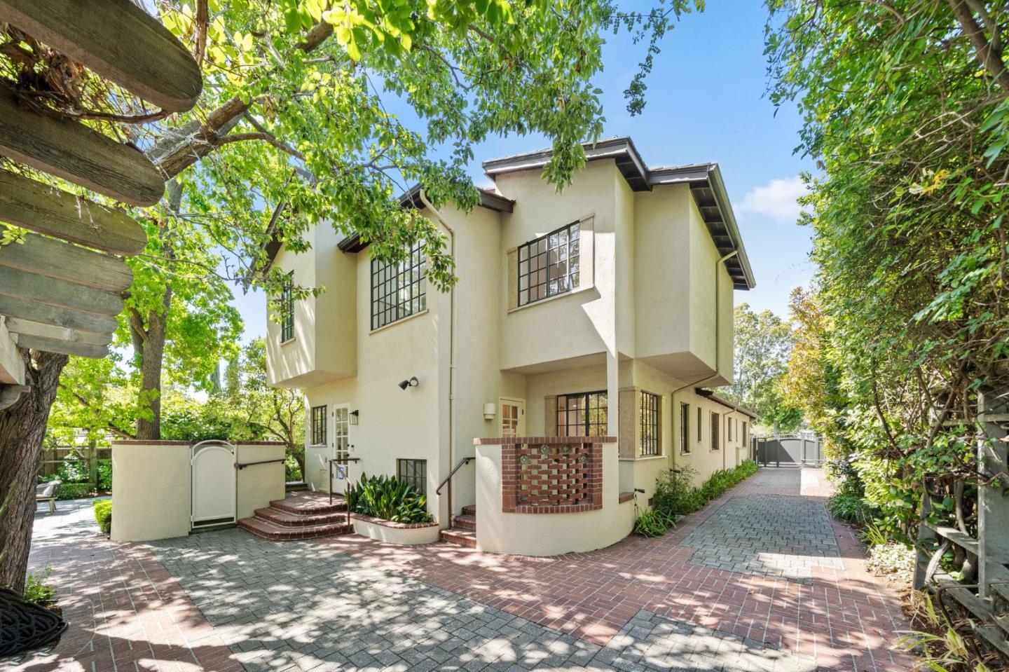 Palo Alto, California, 94301, United States, 4 Bedrooms Bedrooms, ,4 BathroomsBathrooms,Residential,For Sale,1837921