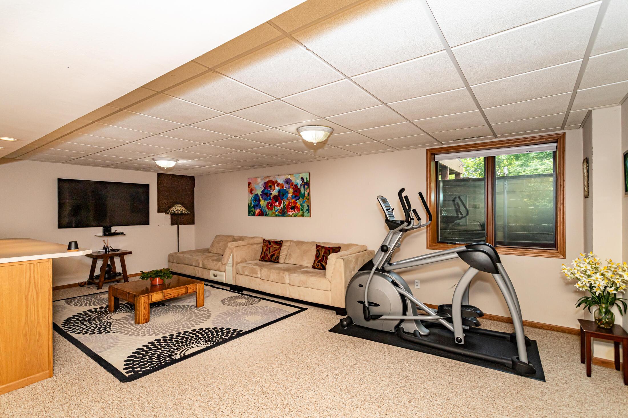 Ames, Iowa, 50014, United States, 5 Bedrooms Bedrooms, ,5 BathroomsBathrooms,Residential,For Sale,1935039