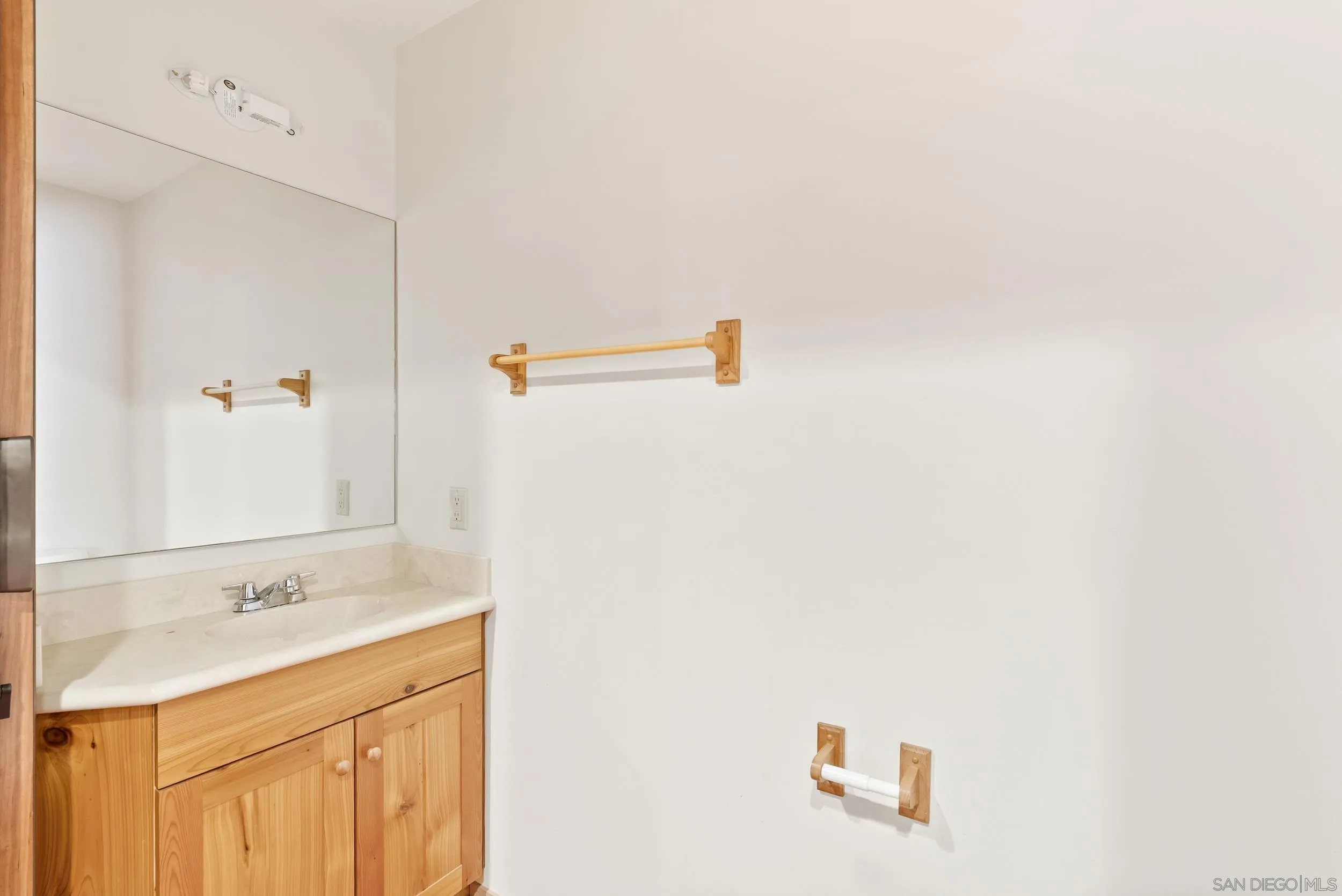 San Diego, California, 92117, United States, 3 Bedrooms Bedrooms, ,3 BathroomsBathrooms,Residential,For Sale,1966862