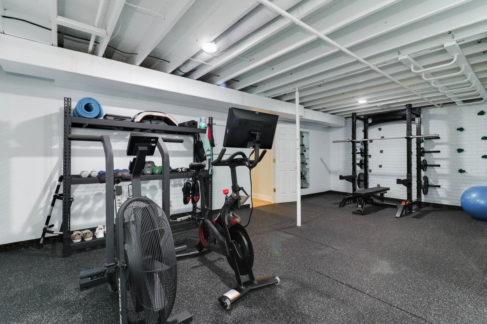 Bloomington, Illinois, 61704, United States, 5 Bedrooms Bedrooms, ,4 BathroomsBathrooms,Residential,For Sale,1991973