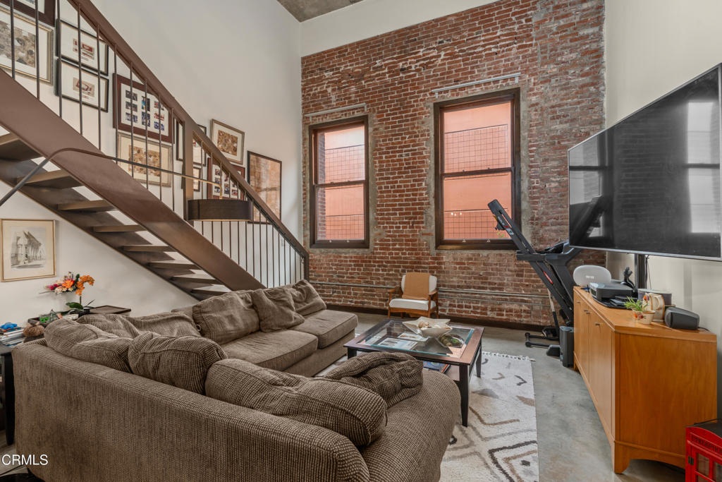 Pasadena, California, 91103, United States, 1 Bedroom Bedrooms, ,2 BathroomsBathrooms,Residential,For Sale,1849857