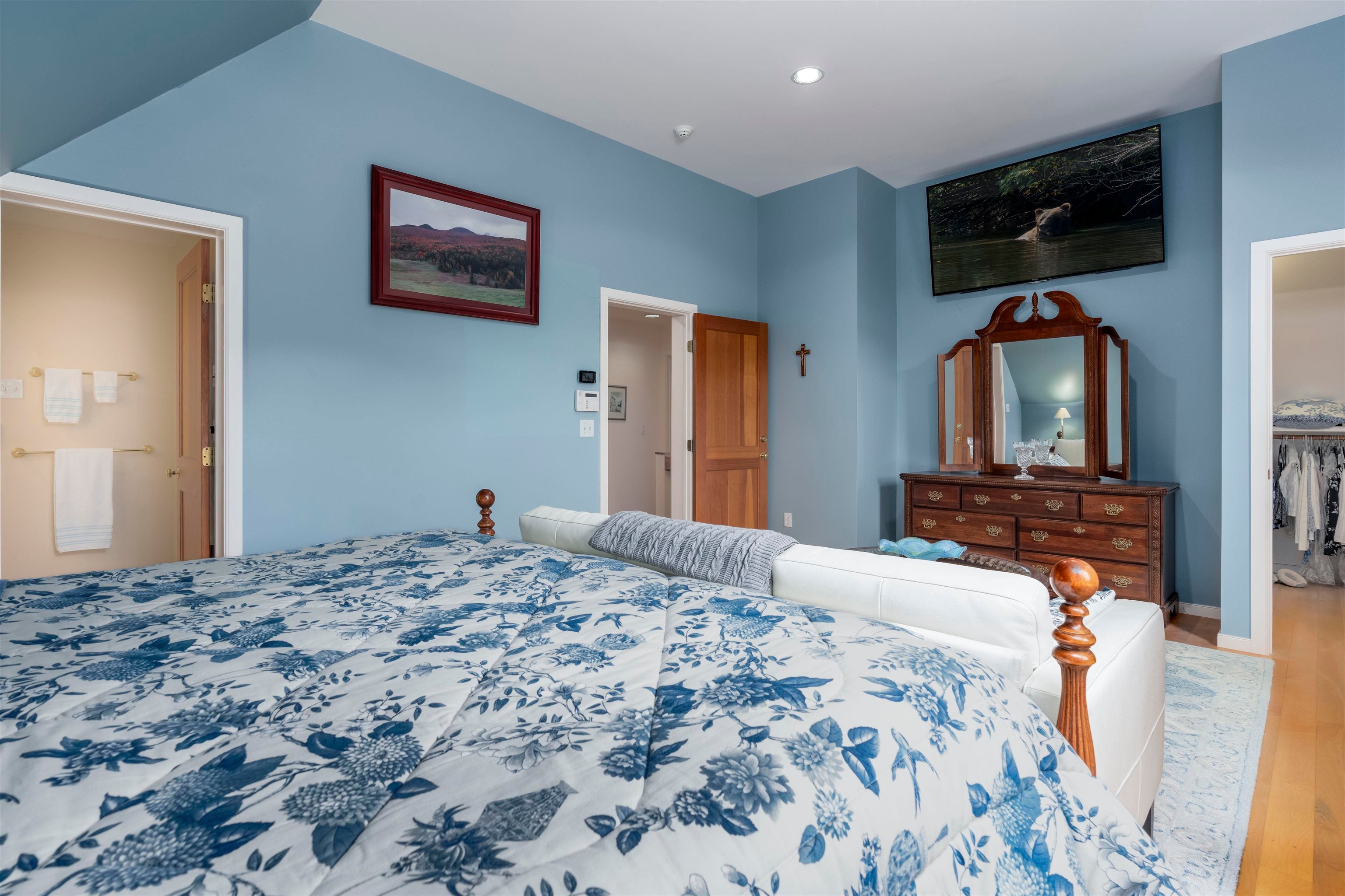 Stowe, Vermont, 05672, United States, 4 Bedrooms Bedrooms, ,2 BathroomsBathrooms,Residential,For Sale,1846681