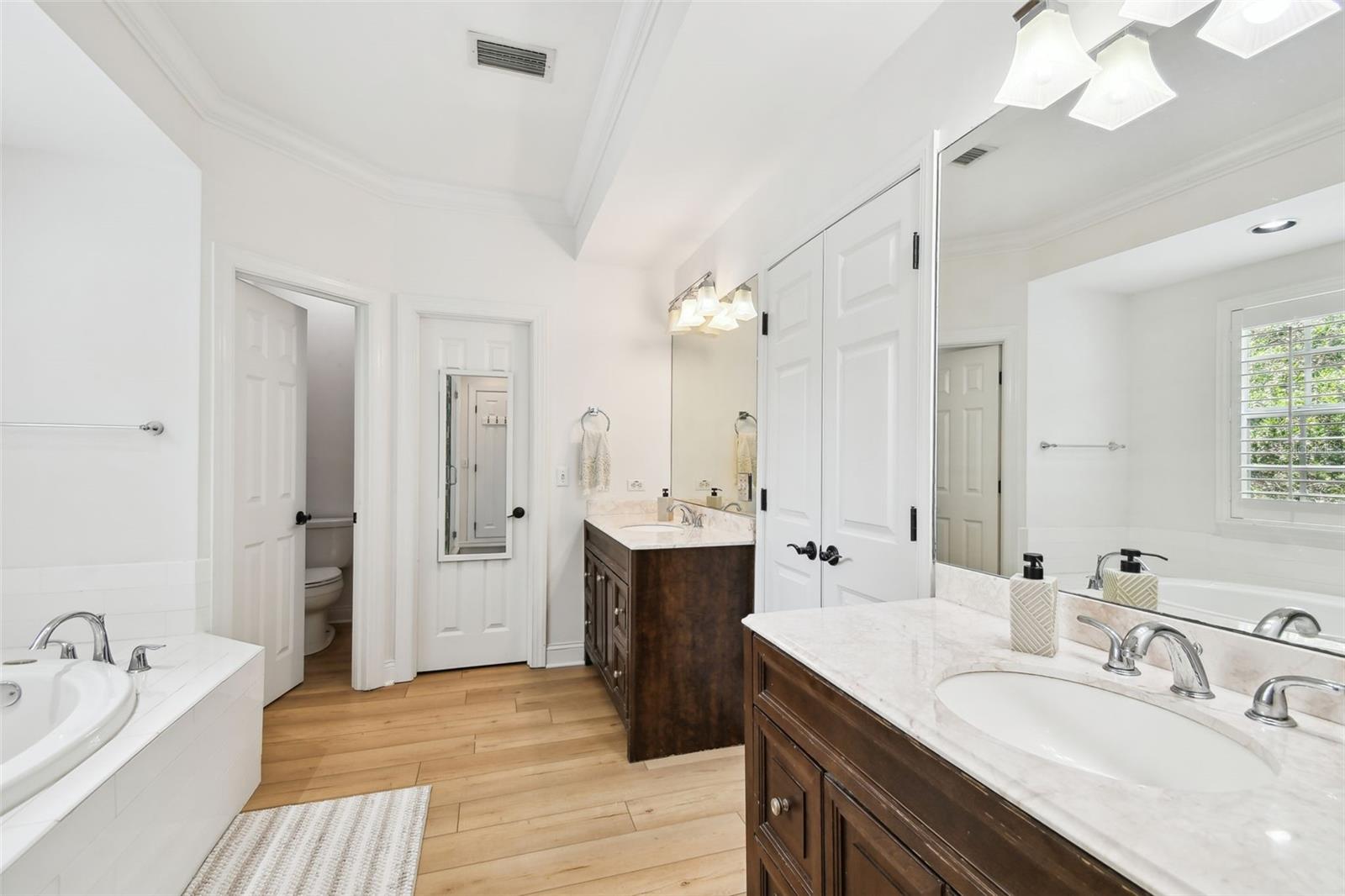 Tampa, Florida, 33602, United States, 4 Bedrooms Bedrooms, ,4 BathroomsBathrooms,Residential,For Sale,1976189