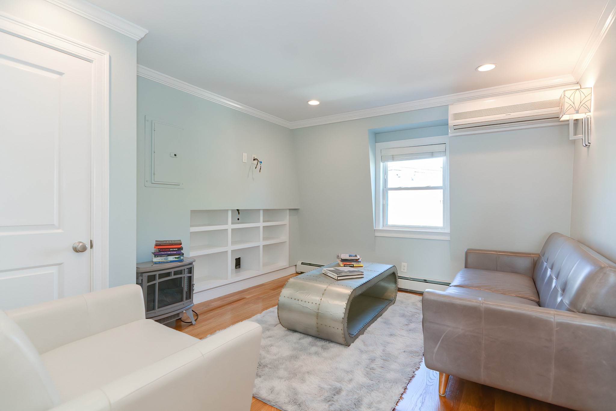 East Boston, Massachusetts, 02128, United States, 2 Bedrooms Bedrooms, ,1 BathroomBathrooms,Residential,For Sale,1938178