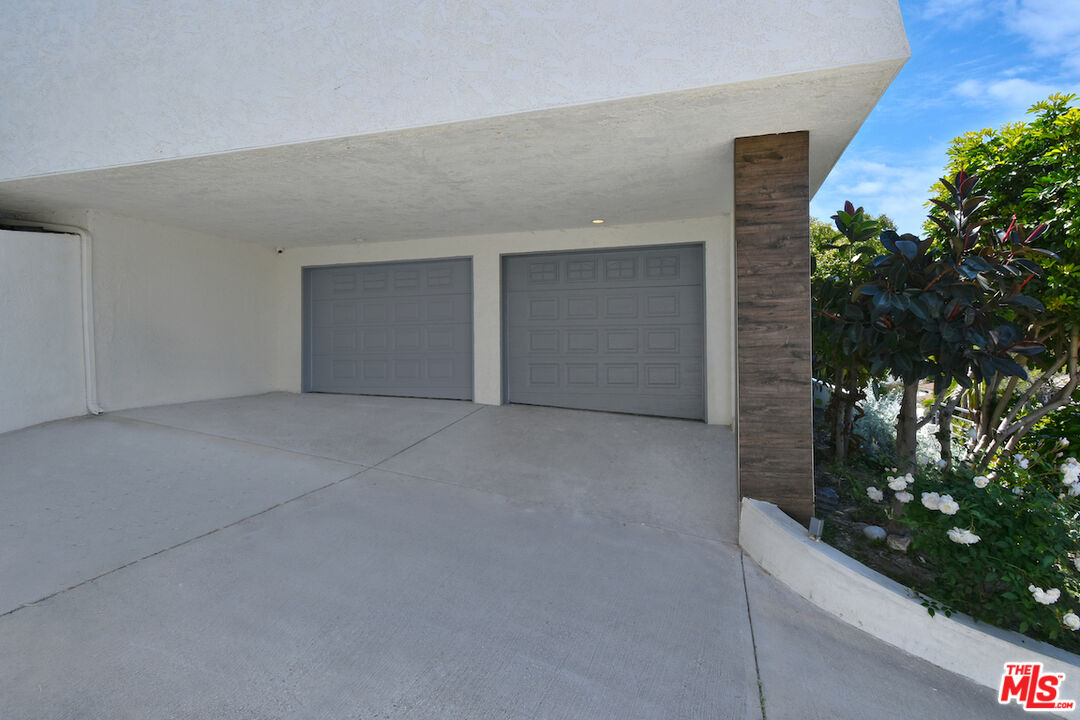 Sherman Oaks, California, 91403, United States, 4 Bedrooms Bedrooms, ,4 BathroomsBathrooms,Residential,For Sale,1794454