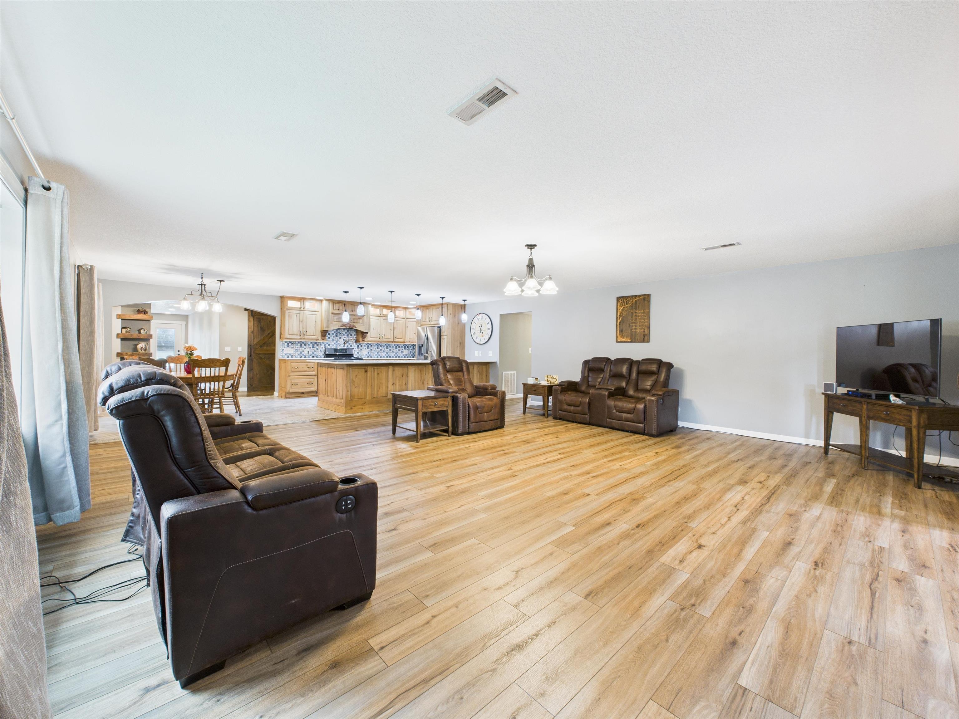 Markle, Indiana, 46770, United States, 3 Bedrooms Bedrooms, ,3 BathroomsBathrooms,Residential,For Sale,1925804