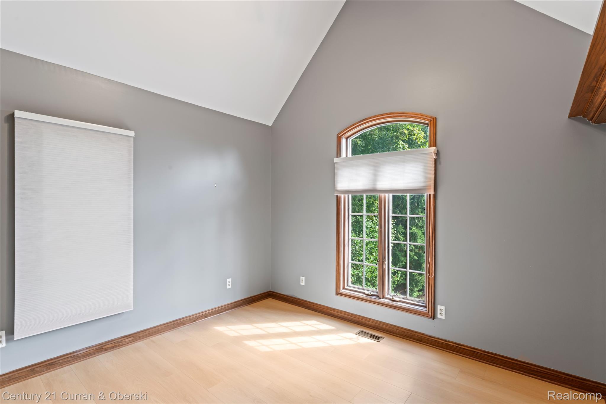 Farmington, Michigan, 48331, United States, 5 Bedrooms Bedrooms, ,6 BathroomsBathrooms,Residential,For Sale,1975363