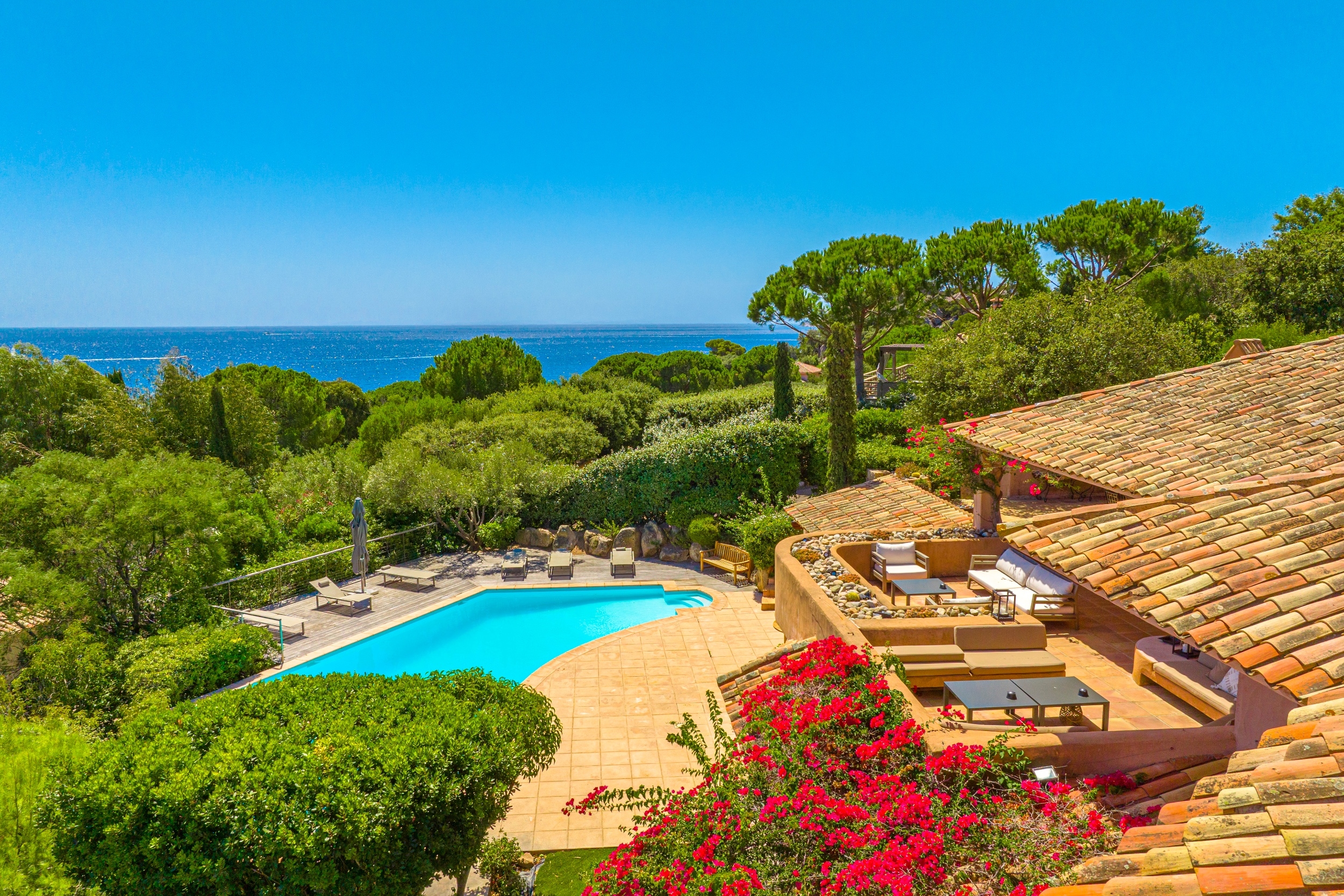  For sale : Superb property with panoramic sea view - Private estate of Punta d