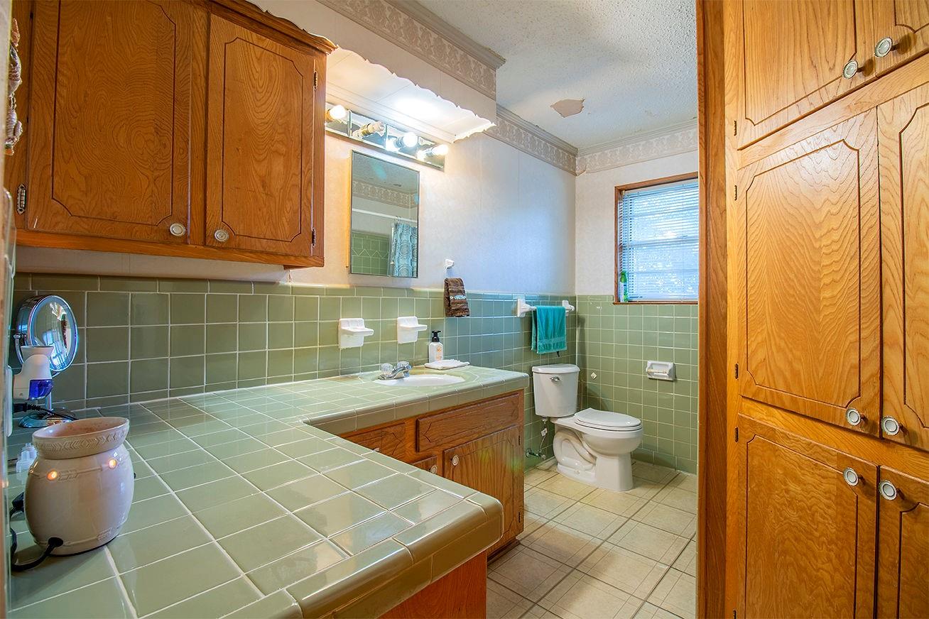 Grand Saline, Texas, 75140, United States, 4 Bedrooms Bedrooms, ,2 BathroomsBathrooms,Residential,For Sale,1857239