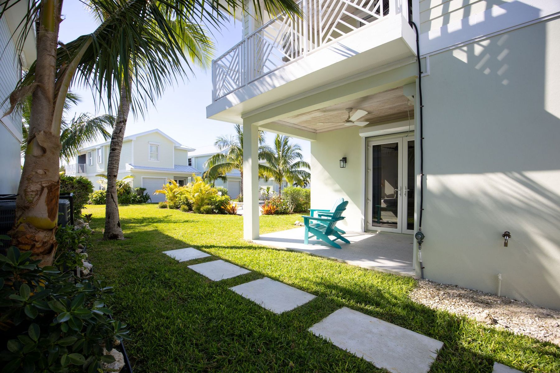  Modern Waterfront Home with Private Dock - 物件實景