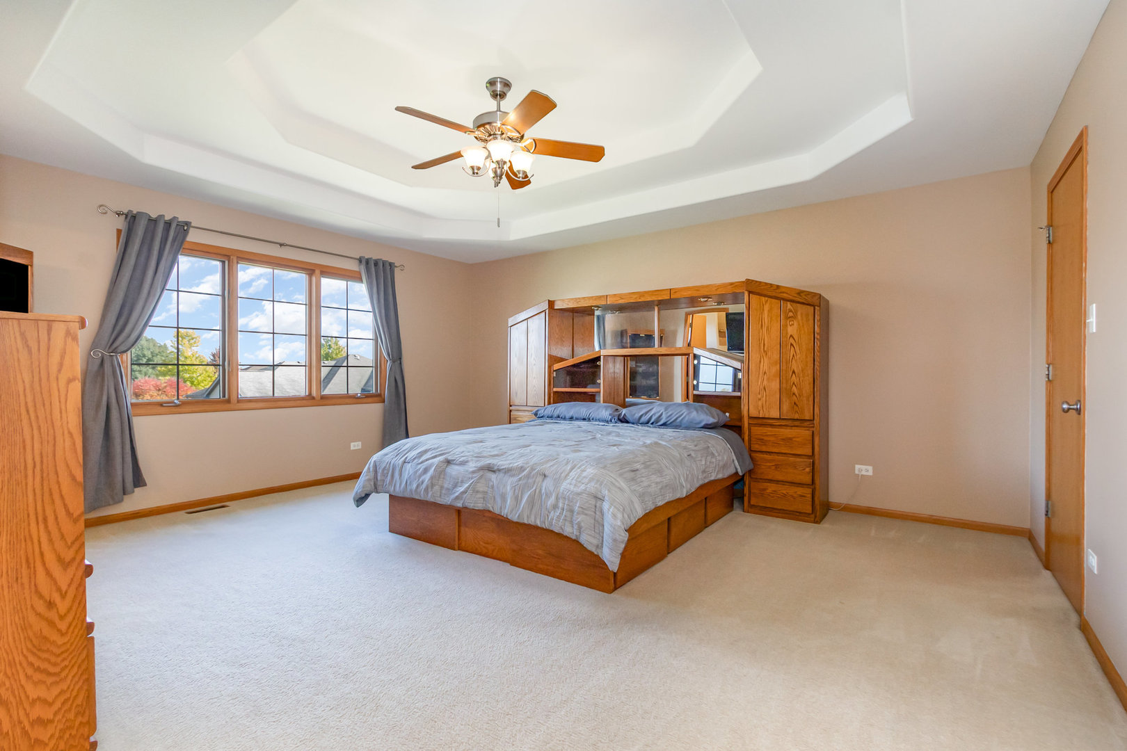 New Lenox, Illinois, 60451, United States, 4 Bedrooms Bedrooms, ,4 BathroomsBathrooms,Residential,For Sale,1983658