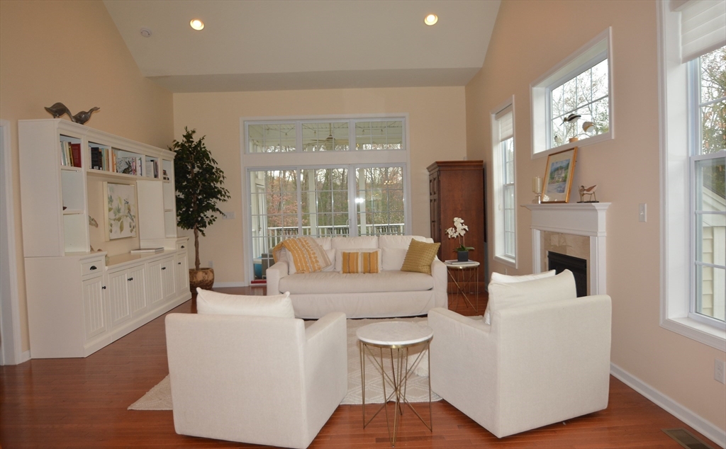 Methuen, Massachusetts, 01844, United States, 2 Bedrooms Bedrooms, ,3 BathroomsBathrooms,Residential,For Sale,1999139