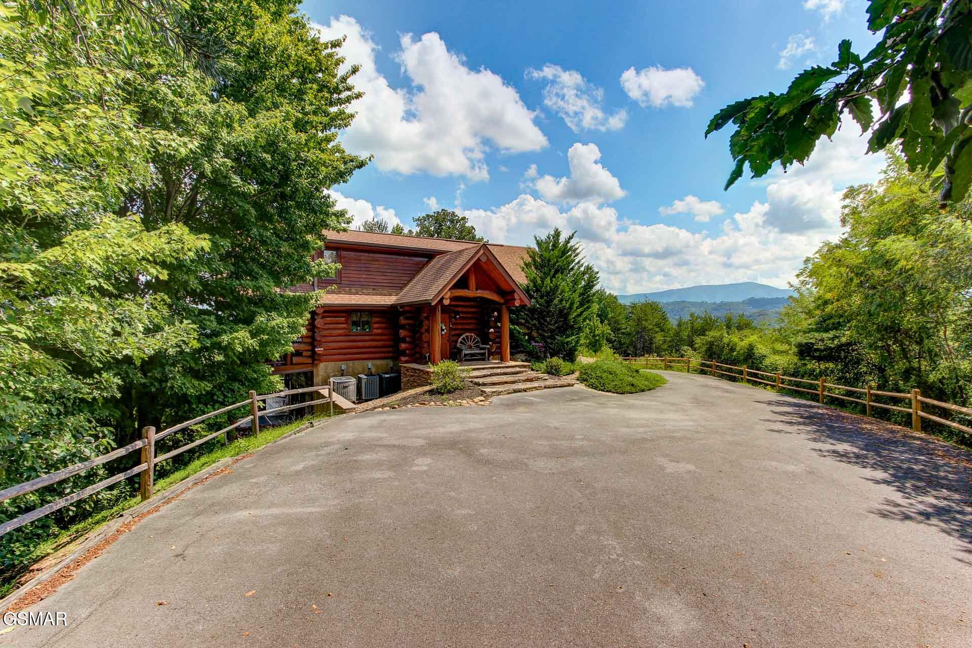 Sevierville, Tennessee, 37876, United States, 3 Bedrooms Bedrooms, ,5 BathroomsBathrooms,Residential,For Sale,1976203