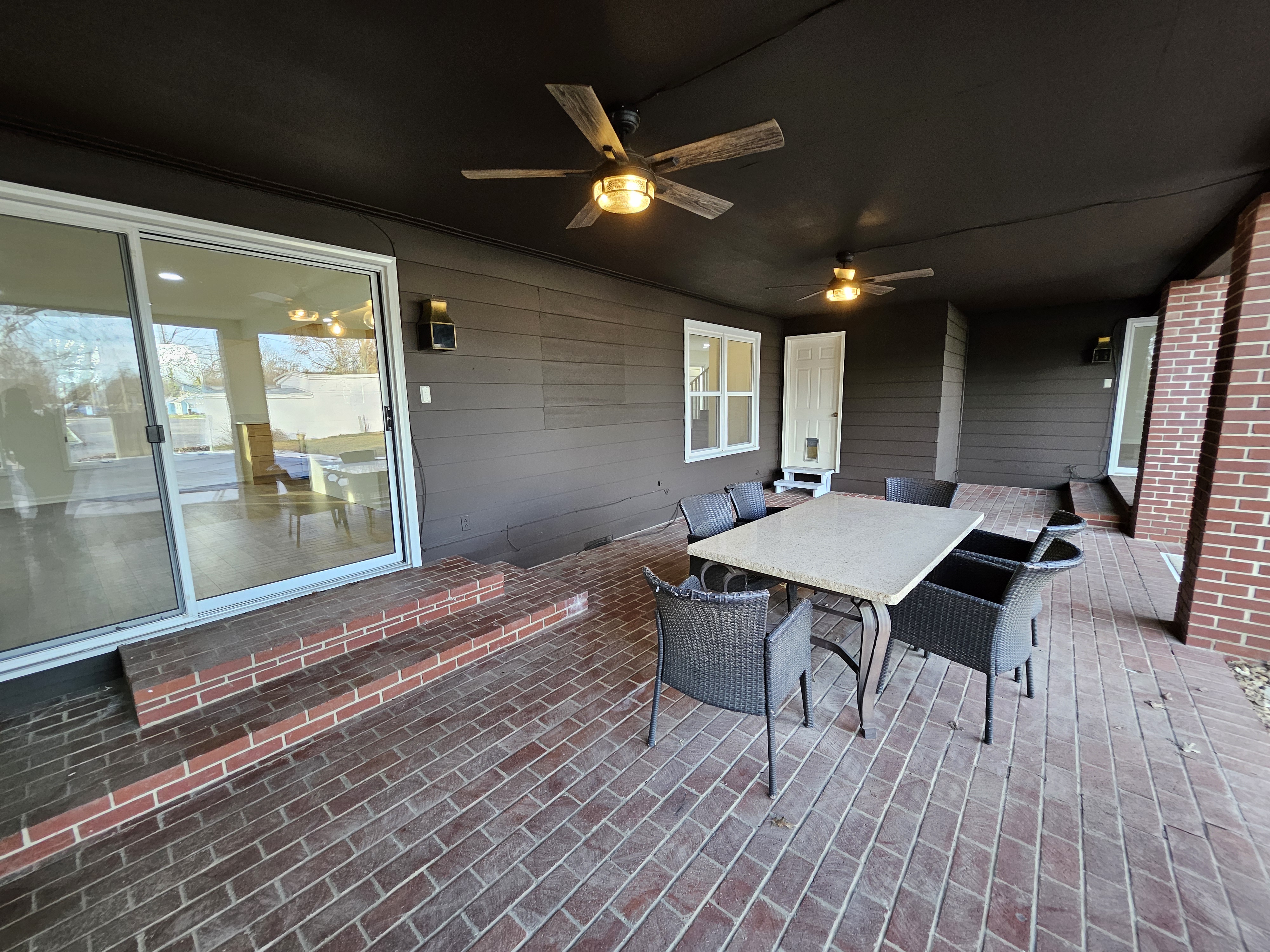 Monett, Missouri, 65708, United States, 4 Bedrooms Bedrooms, ,4 BathroomsBathrooms,Residential,For Sale,1998784