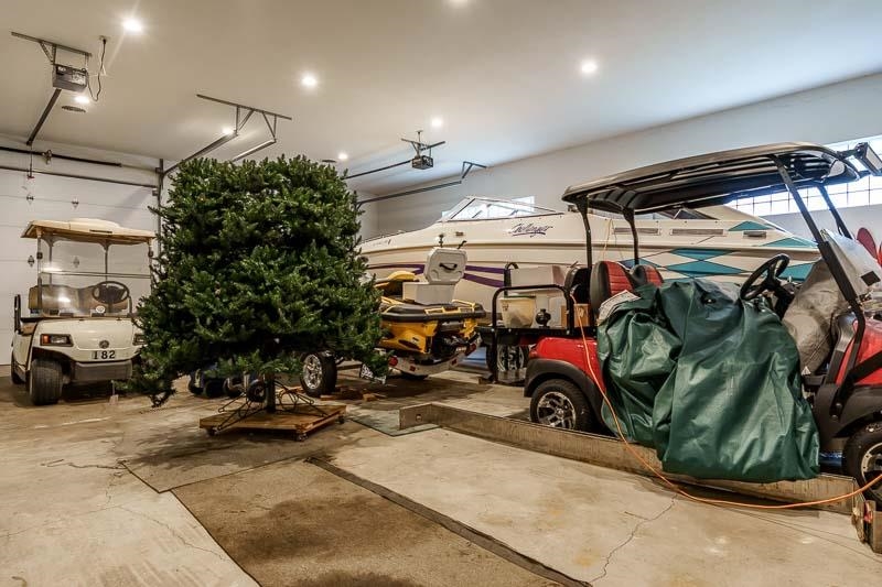 Machesney Park, Illinois, 61115, United States, 4 Bedrooms Bedrooms, ,5 BathroomsBathrooms,Residential,For Sale,2049063
