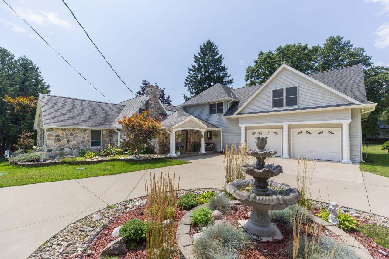 Vandalia, Michigan, 49095, United States, 4 Bedrooms Bedrooms, ,4 BathroomsBathrooms,Residential,For Sale,1737716