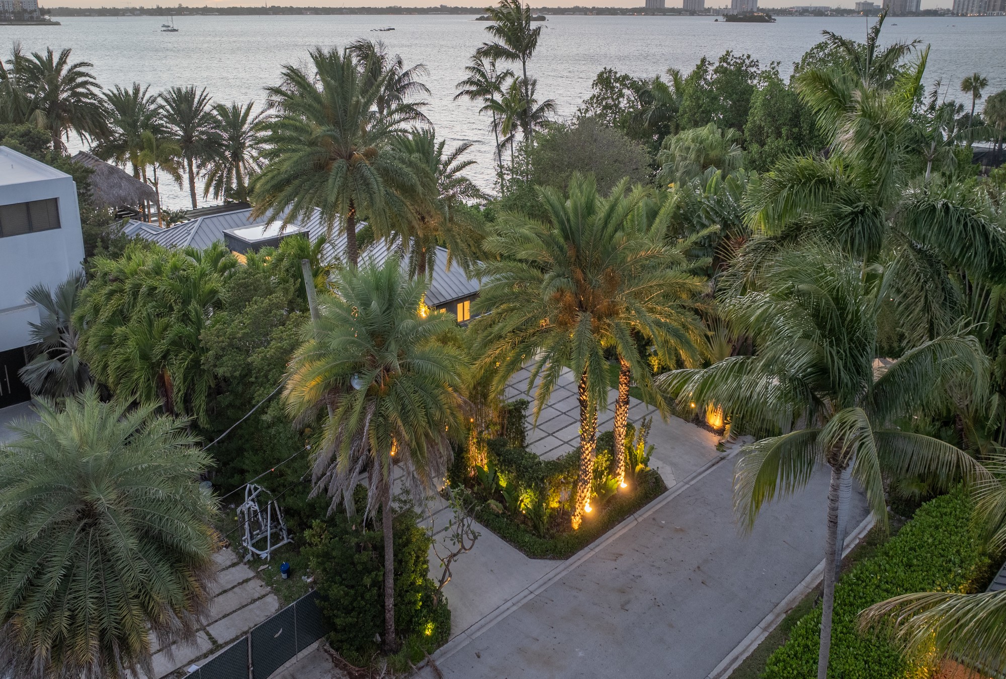  2440 N Shore Ter, Miami Beach, FL, 33141 - 物件實景