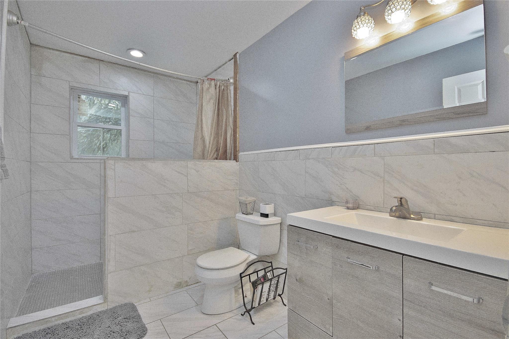 Garnerville, New York, 10923, United States, 5 Bedrooms Bedrooms, ,2 BathroomsBathrooms,Residential,For Sale,1927826