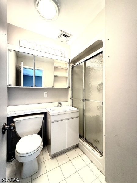 Springfield Twp., New Jersey, 07081, United States, 4 Bedrooms Bedrooms, ,4 BathroomsBathrooms,Residential,For Sale,1898567