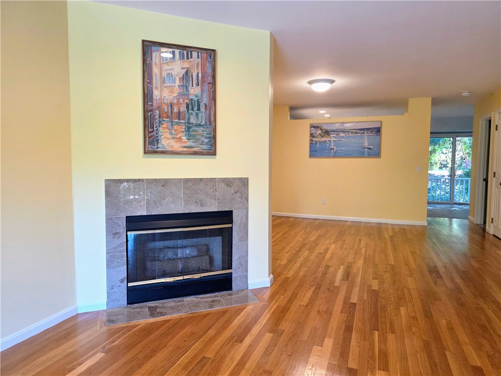 Cranston, Rhode Island, 02920, United States, 2 Bedrooms Bedrooms, ,3 BathroomsBathrooms,Residential,For Sale,1913693