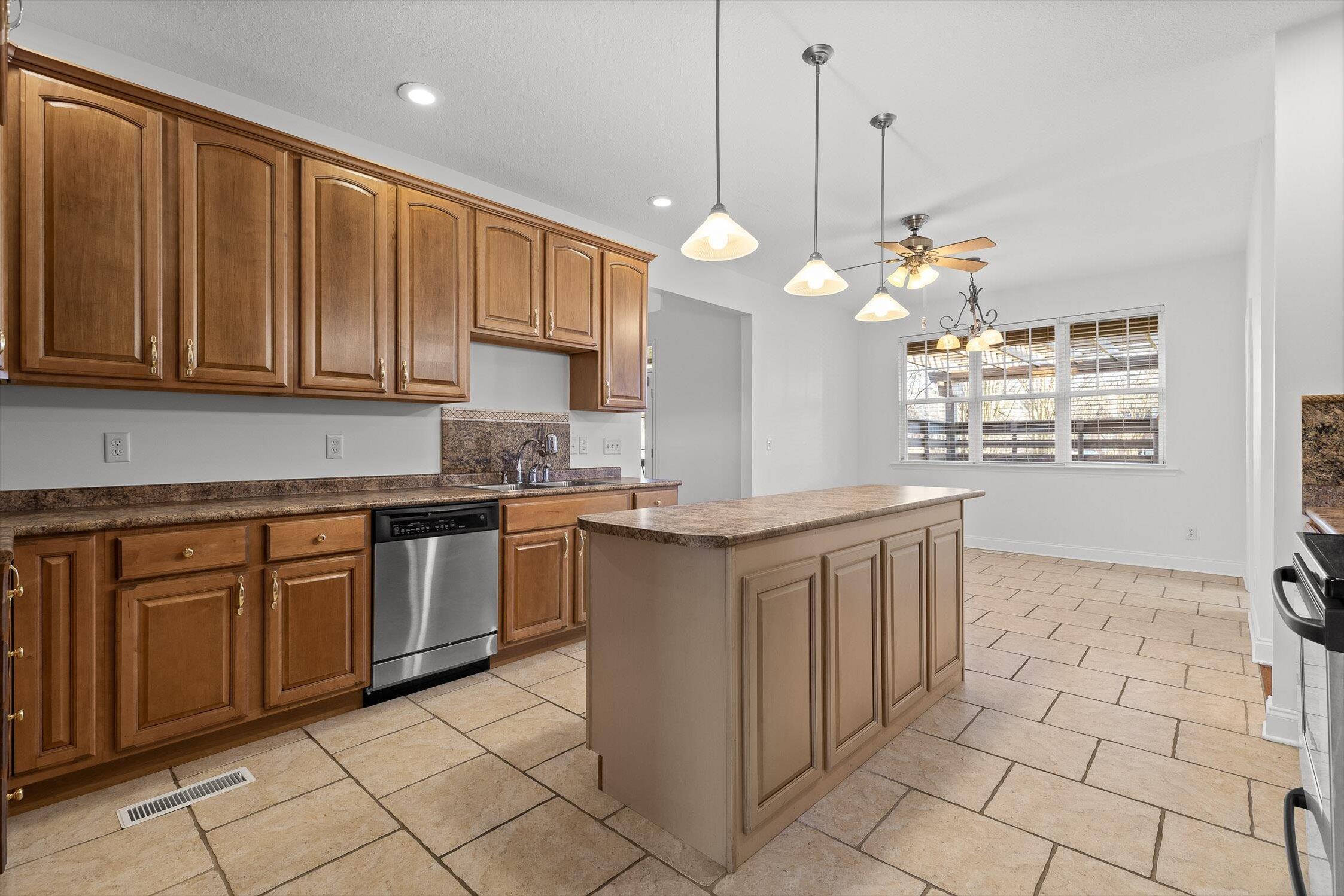 Ooltewah, Tennessee, 37363, United States, 3 Bedrooms Bedrooms, ,3 BathroomsBathrooms,Residential,For Sale,2003260