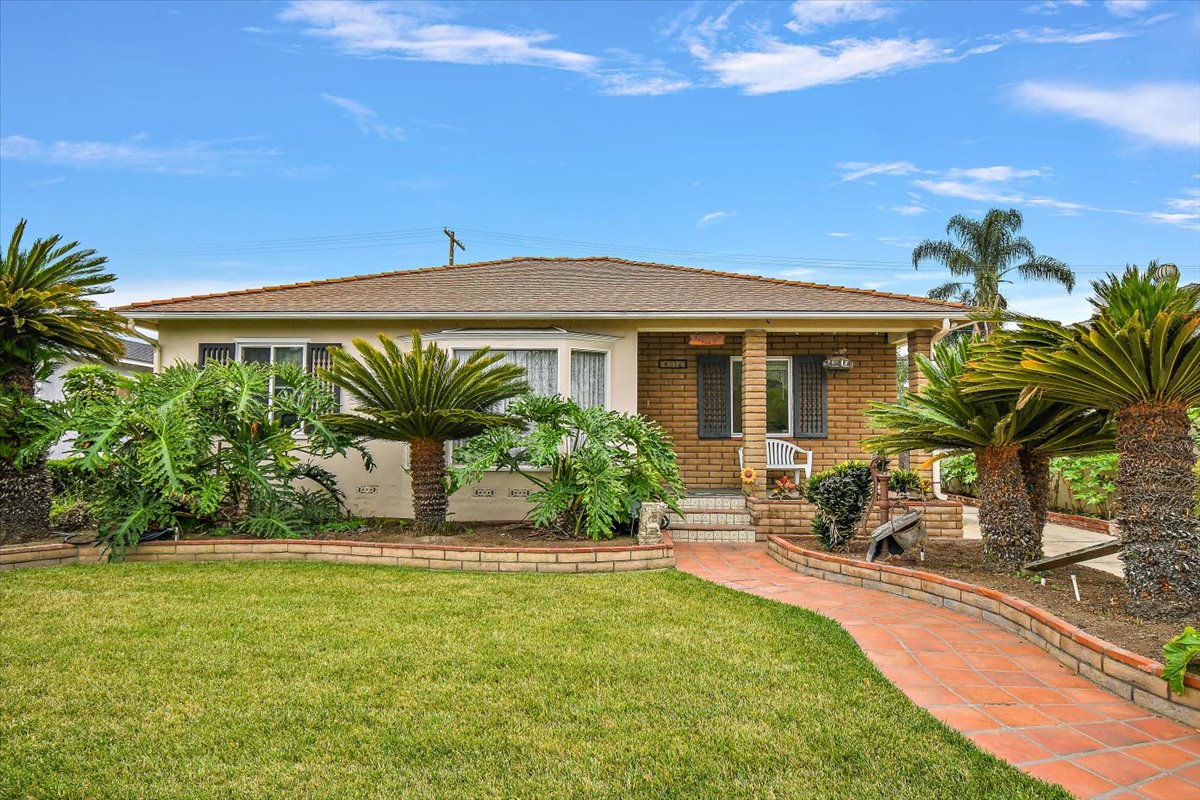 Lakewood, California, 90713, United States, 3 Bedrooms Bedrooms, ,1 BathroomBathrooms,Residential,For Sale,1927996