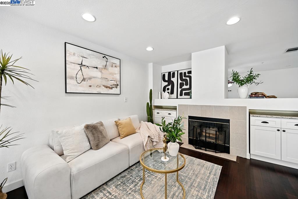 Dublin, California, 94568, United States, 3 Bedrooms Bedrooms, ,2 BathroomsBathrooms,Residential,For Sale,1987848