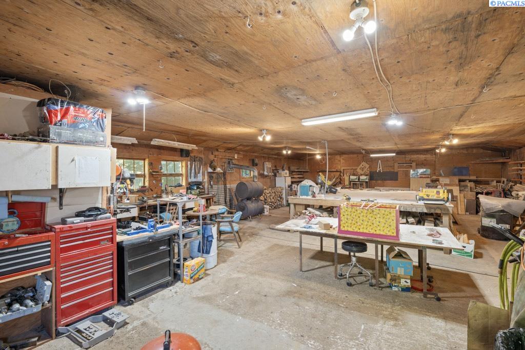 Tekoa, Washington, 99033, United States, 4 Bedrooms Bedrooms, ,2 BathroomsBathrooms,Residential,For Sale,1847399