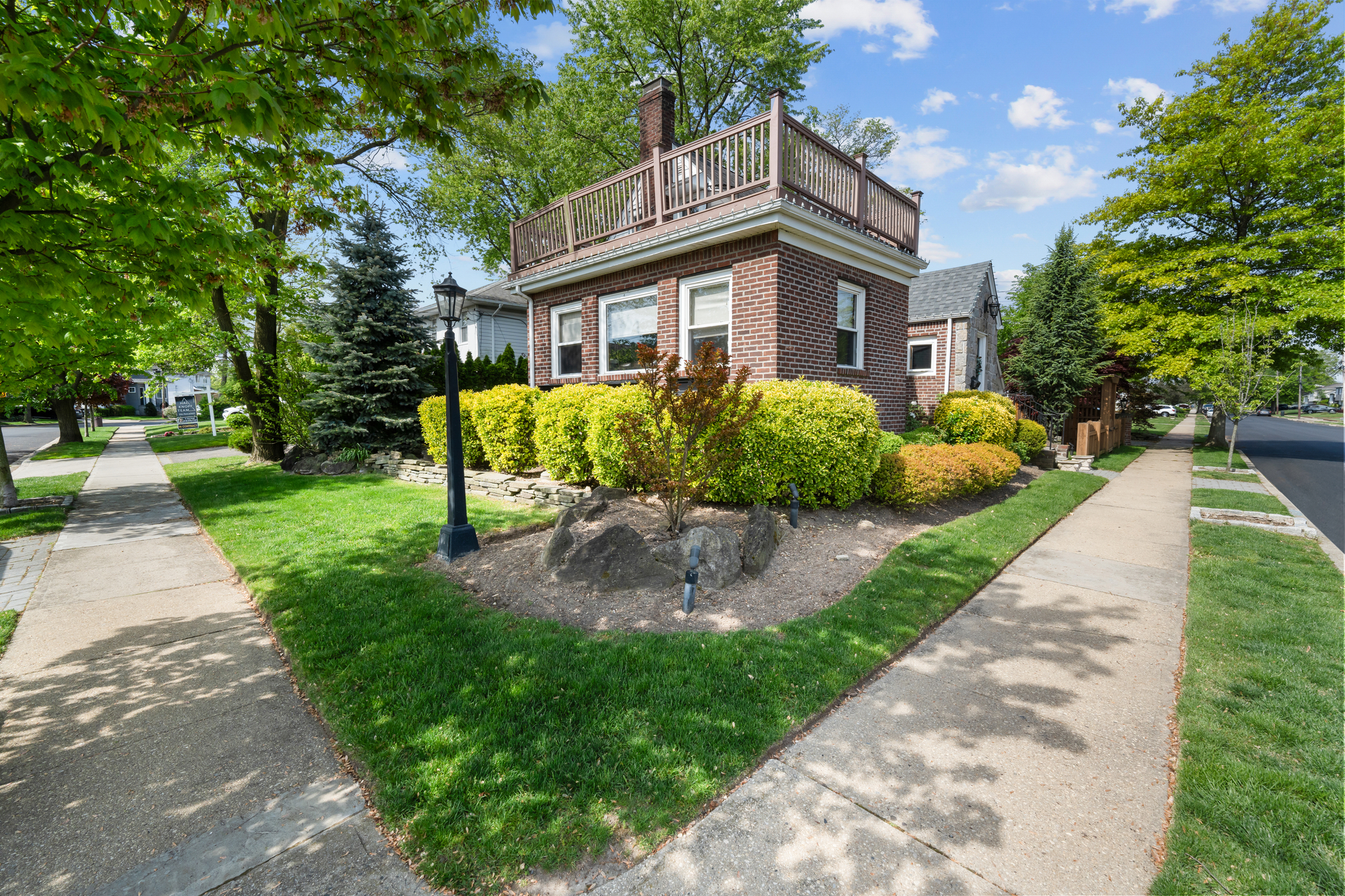 Oceanside, New York, 11572, United States, 3 Bedrooms Bedrooms, ,2 BathroomsBathrooms,Residential,For Sale,1928252