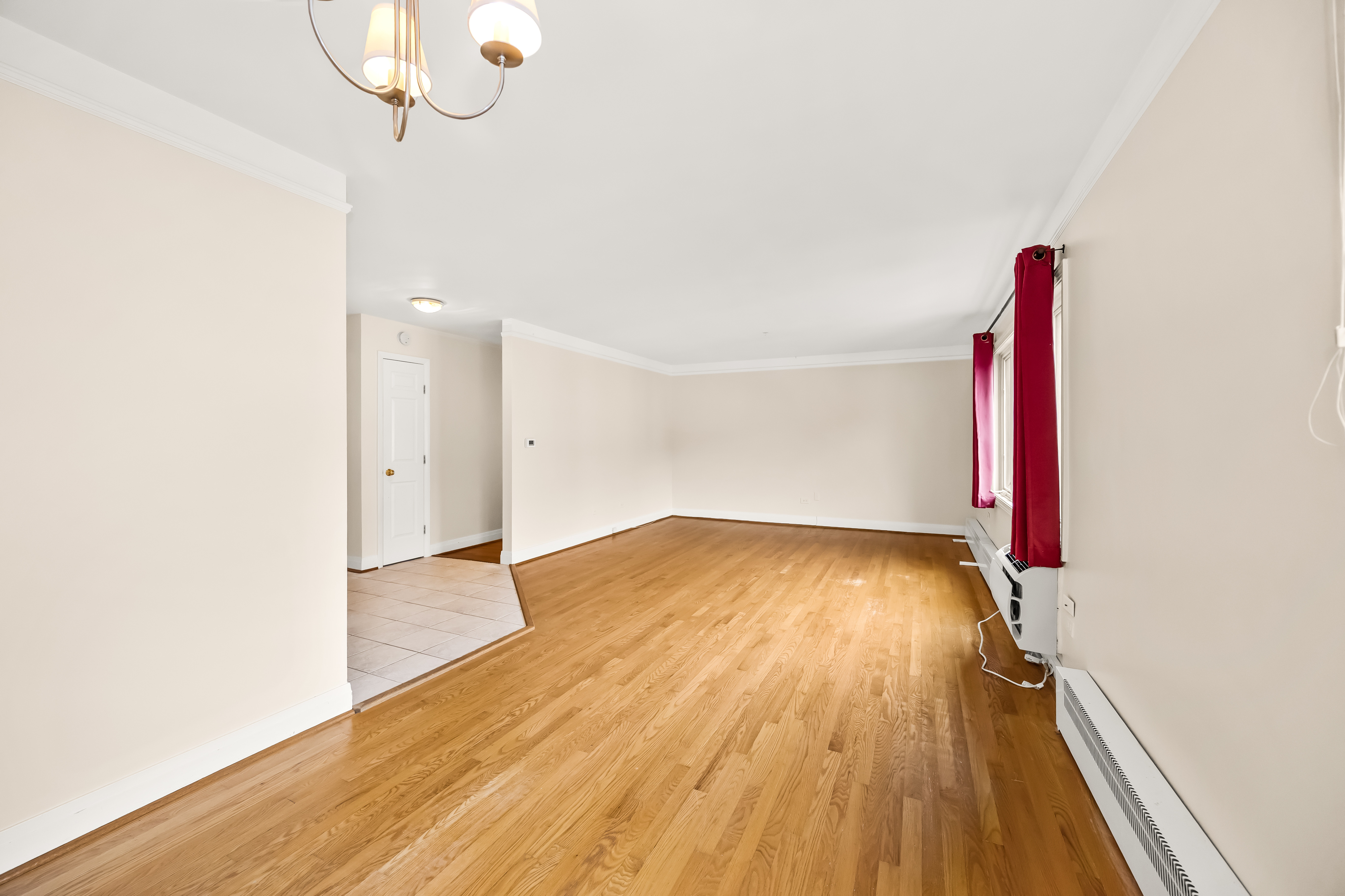  Bright Top Floor 3-bed Room Condo in an Intimate Six-unit Building - 物件實景