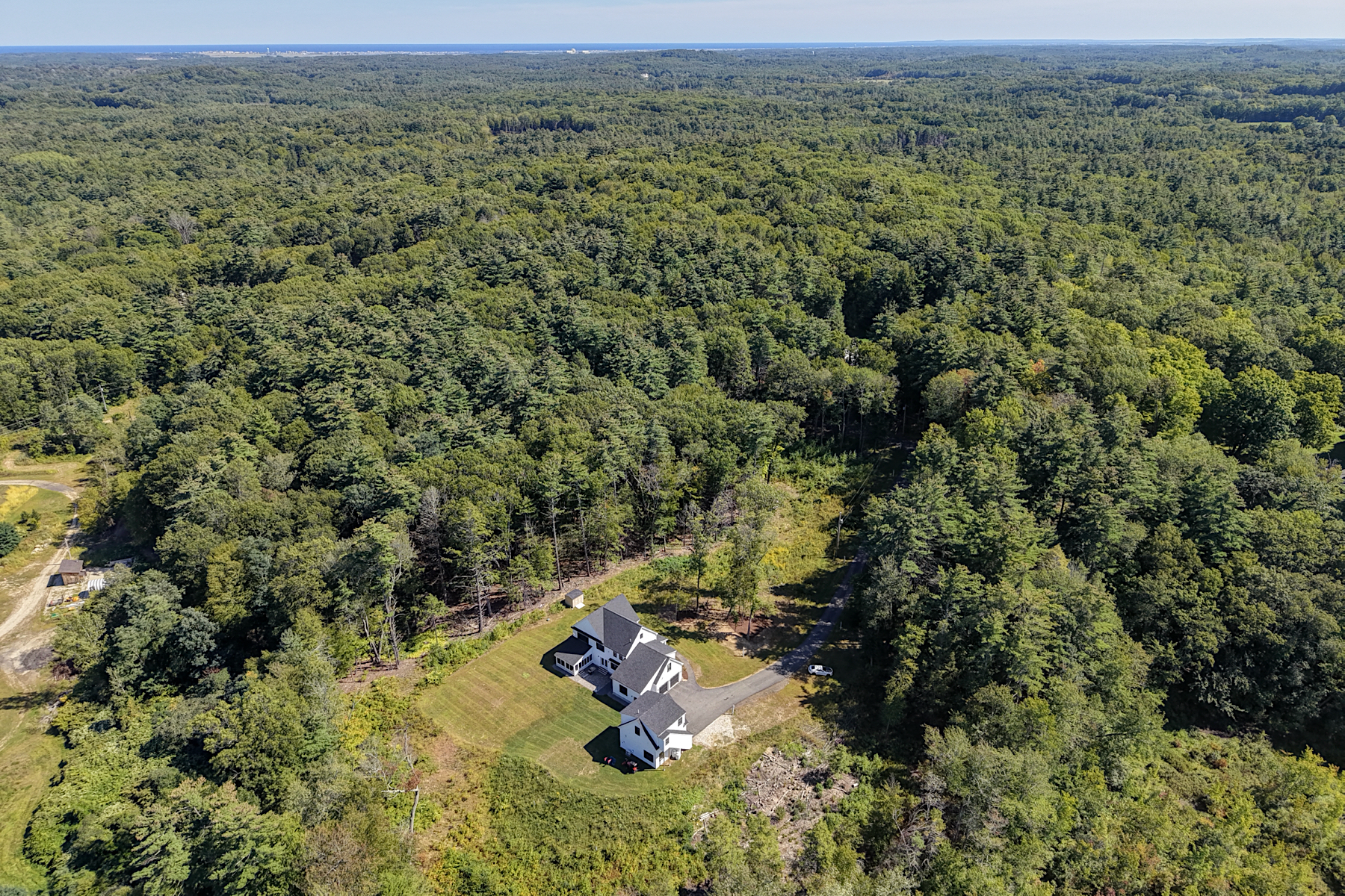  14 Osgood Road Kensington NH - 物件實景
