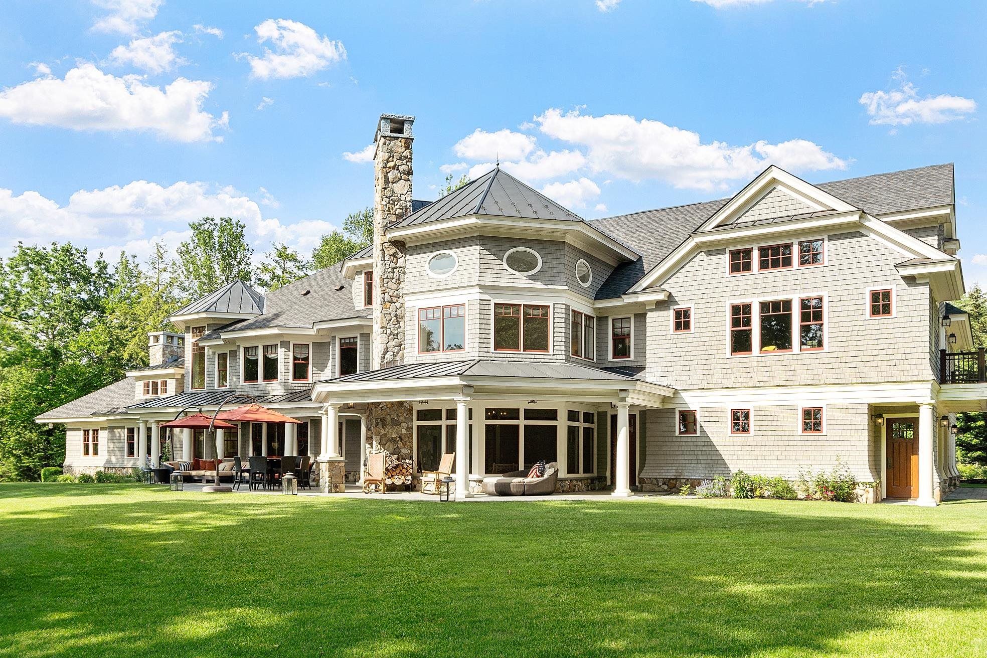 Meredith, New Hampshire, 03253, United States, 7 Bedrooms Bedrooms, ,6 BathroomsBathrooms,Residential,For Sale,1897806