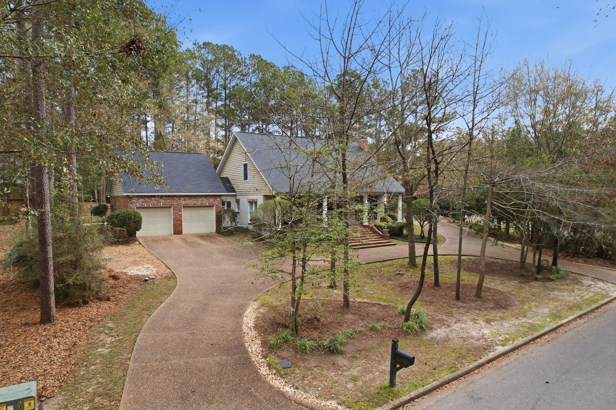Hattiesburg, Mississippi, 39402, United States, 5 Bedrooms Bedrooms, ,7 BathroomsBathrooms,Residential,For Sale,2005414