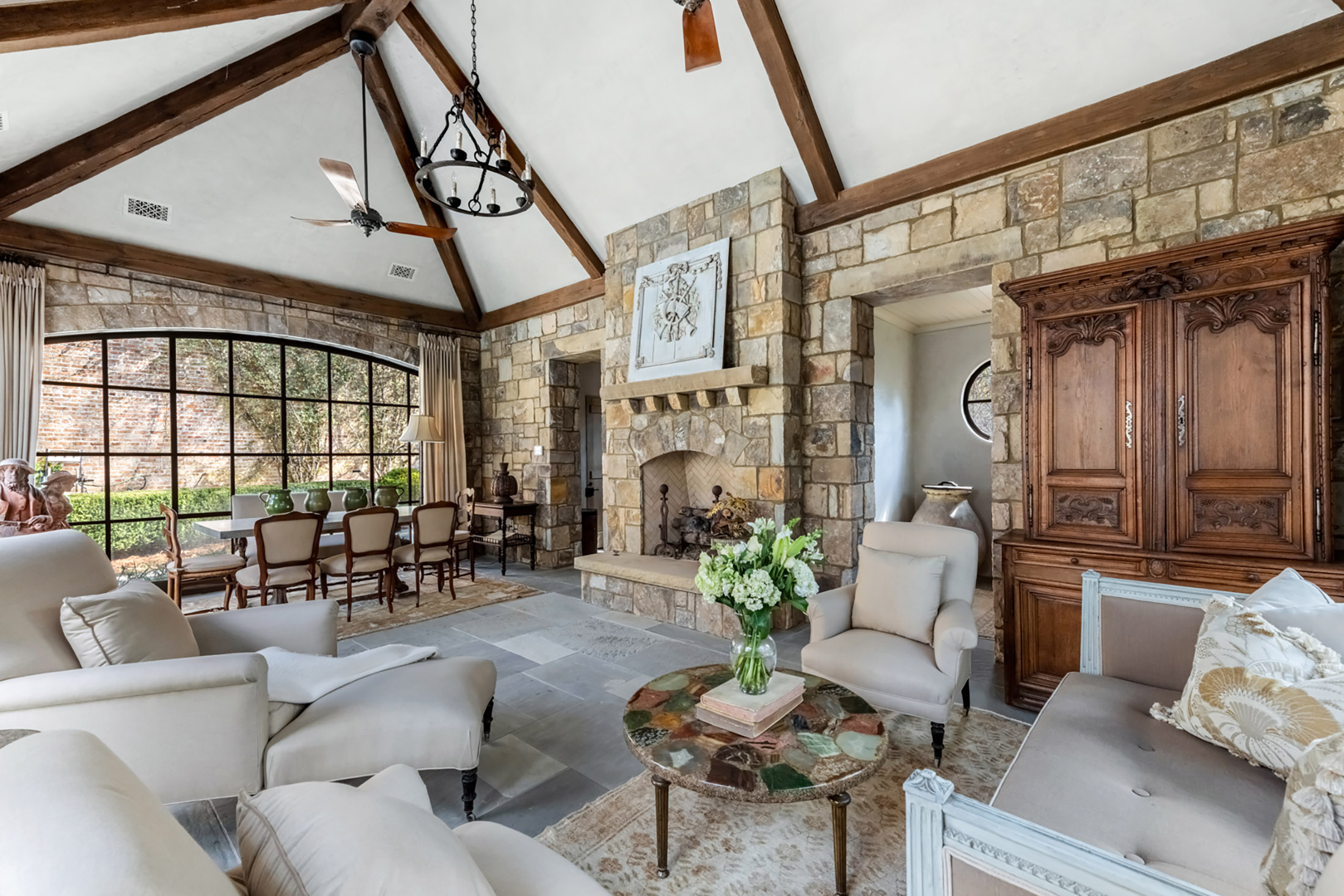  Magnificent Buckhead Home on 2.2+/- Acres with Pool and Pool House - 物件實景