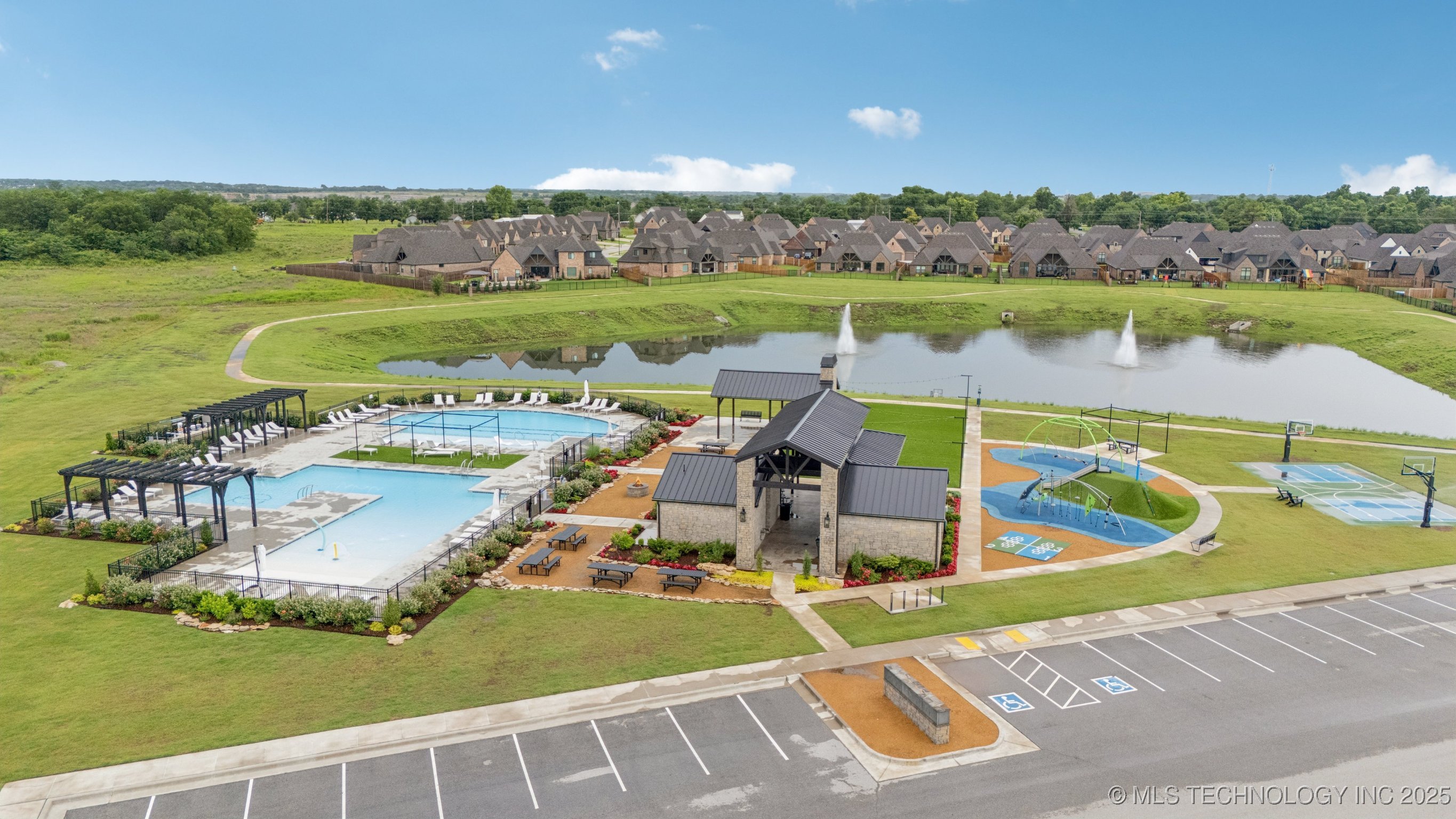 Owasso, Oklahoma, 74055, United States, 3 Bedrooms Bedrooms, ,3 BathroomsBathrooms,Residential,For Sale,1867653