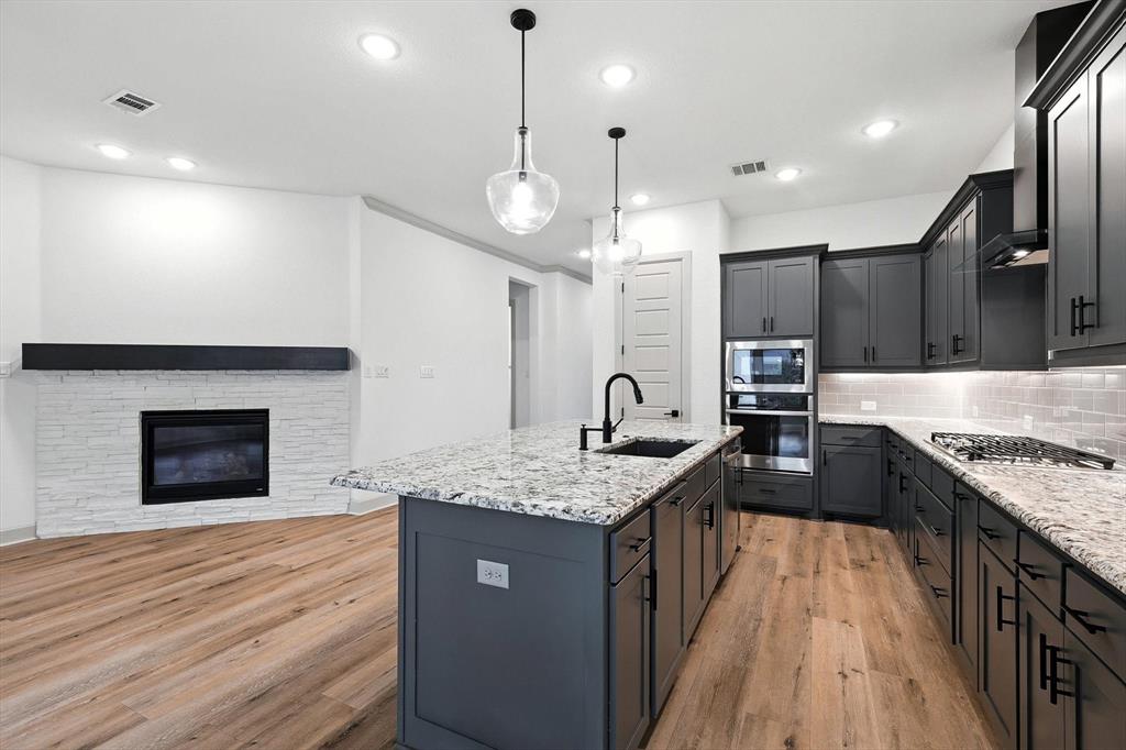 Arlington, Texas, 76005, United States, 2 Bedrooms Bedrooms, ,2 BathroomsBathrooms,Residential,For Sale,1899955