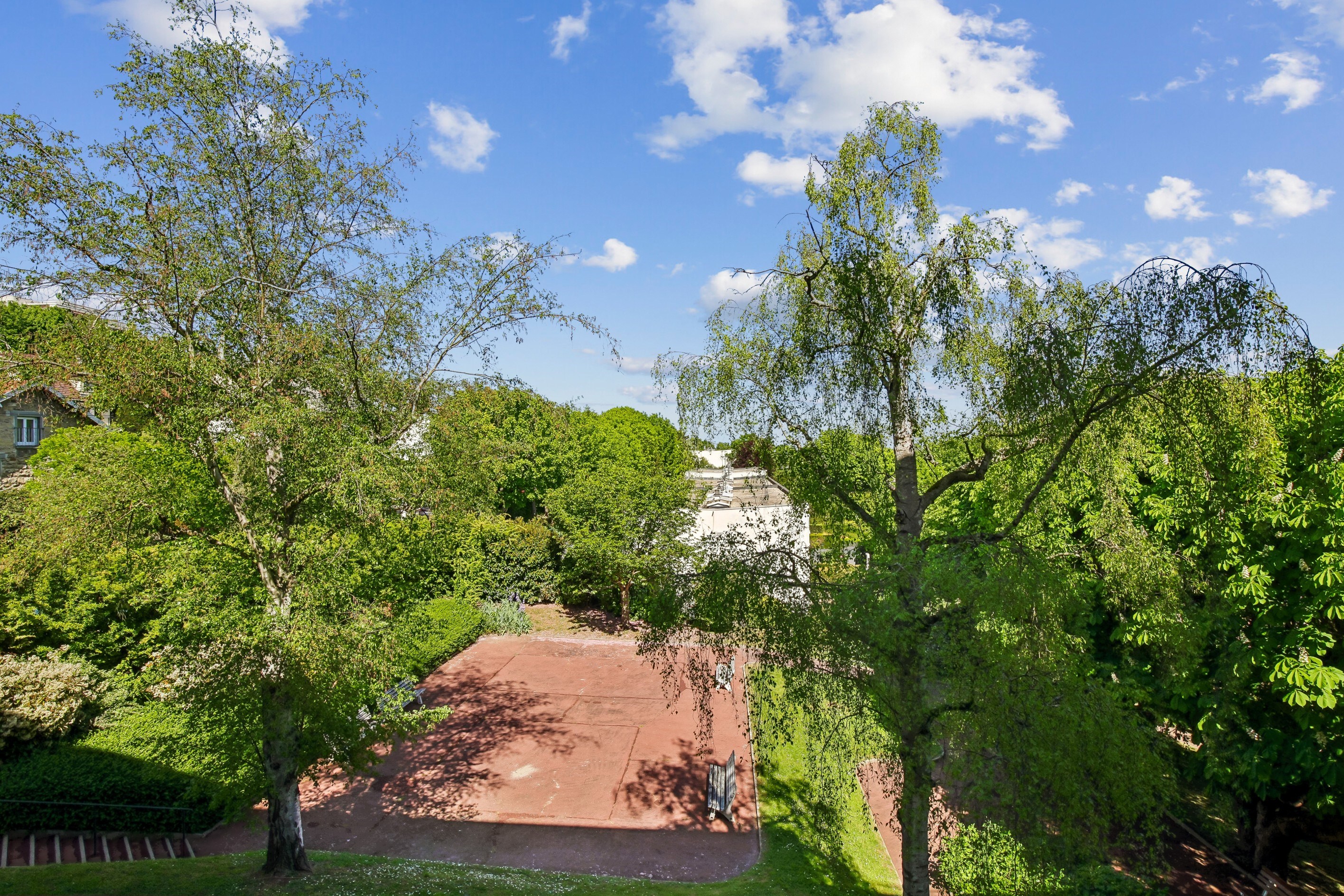  Sun-Filled Apartment with Terrace, Balcony and Open Green Views - 物件實景