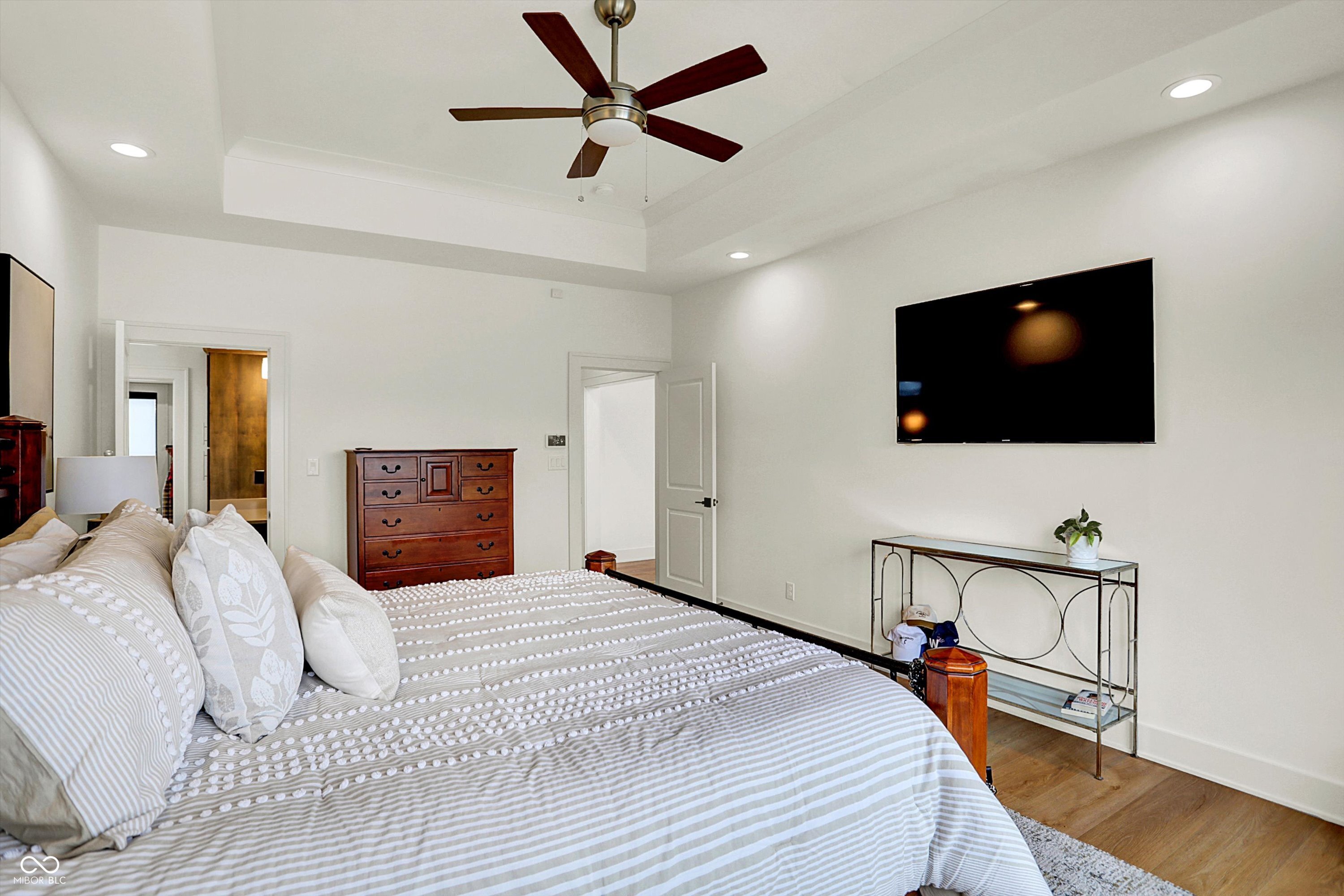 Bargersville, Indiana, 46106, United States, 5 Bedrooms Bedrooms, ,6 BathroomsBathrooms,Residential,For Sale,1983672