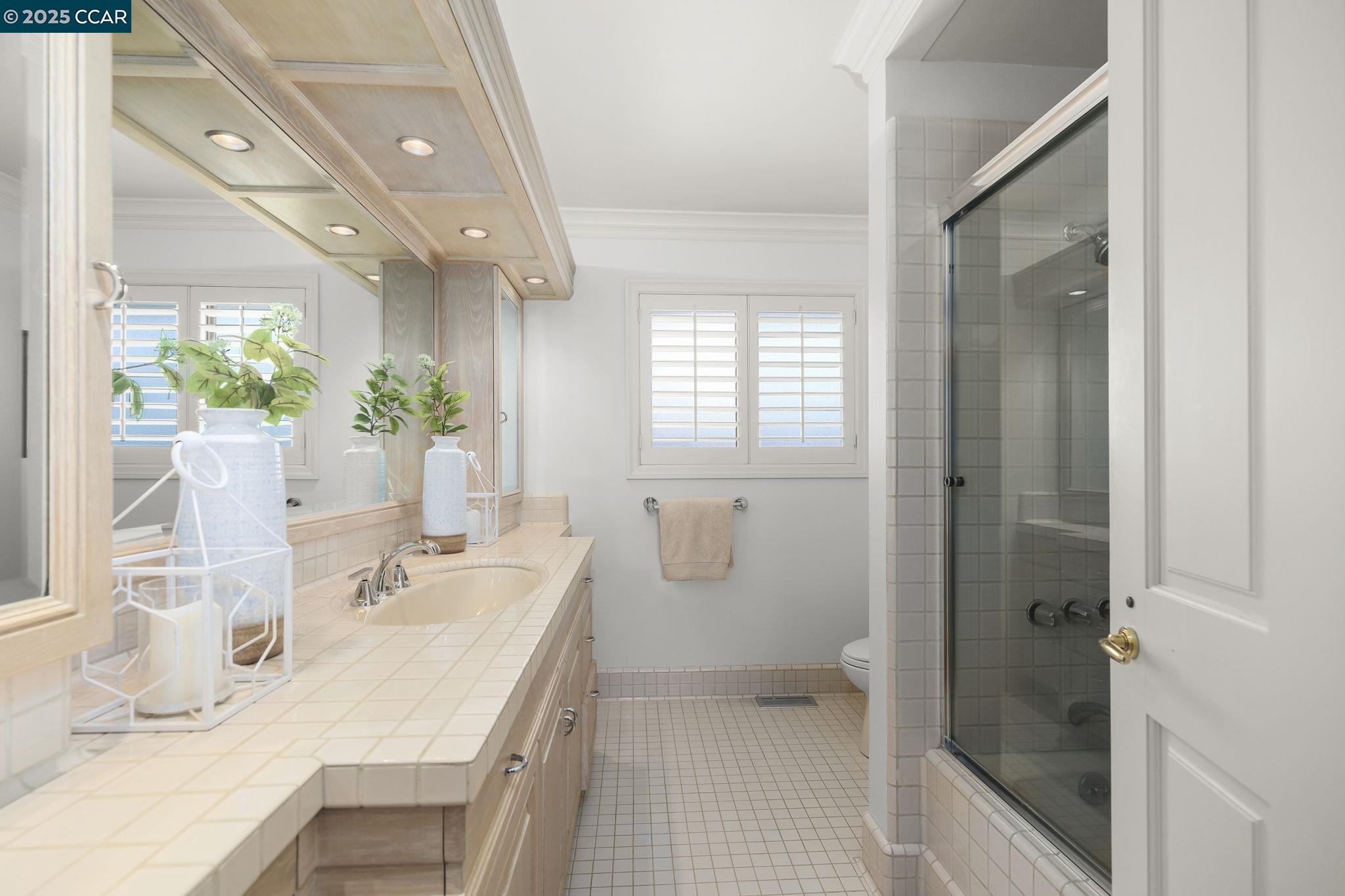 Walnut Creek, California, 94598, United States, 3 Bedrooms Bedrooms, ,3 BathroomsBathrooms,Residential,For Sale,1940979