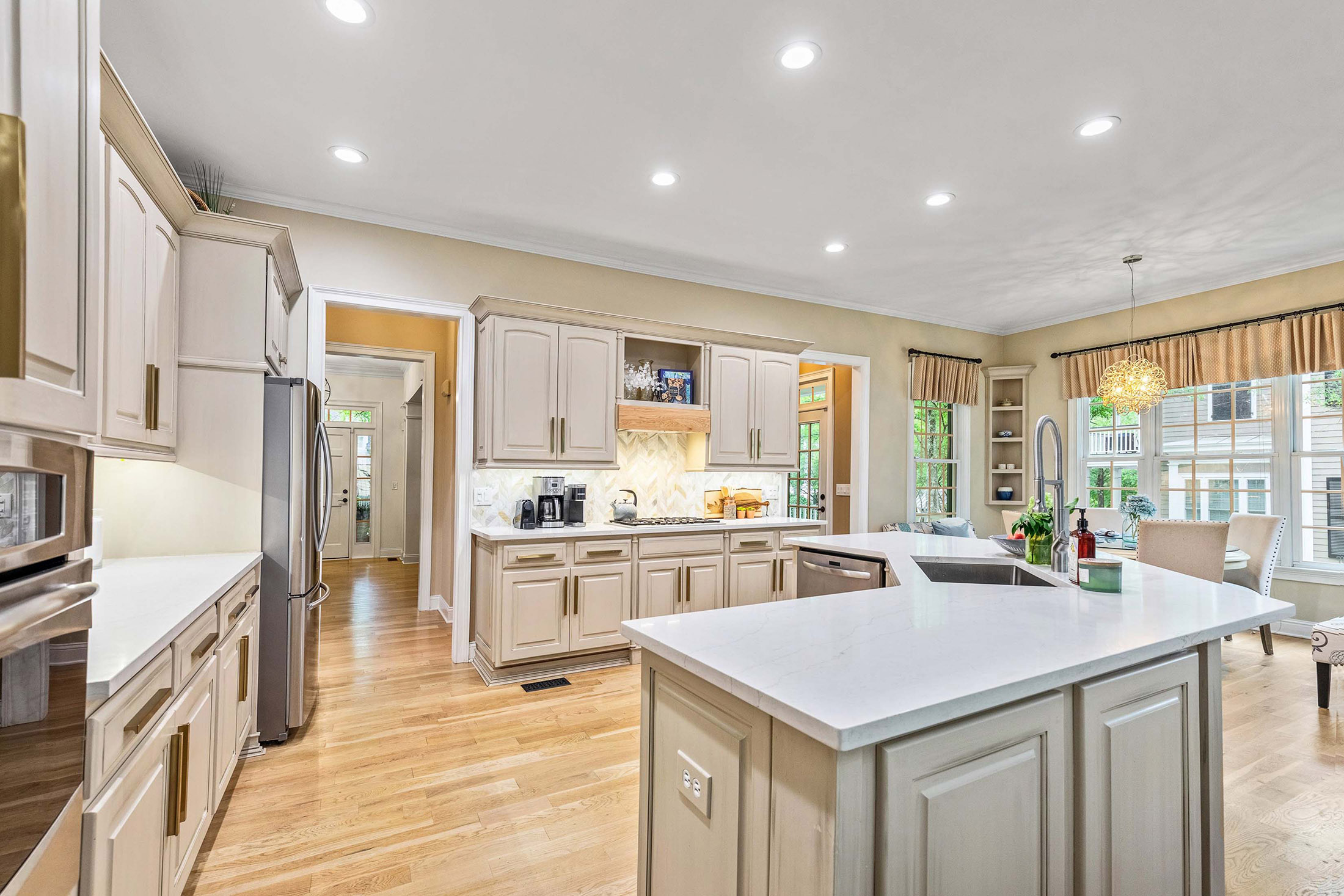  Lovely Home on Large Parkside Estate Lot in Beautiful North Cove - 物件實景