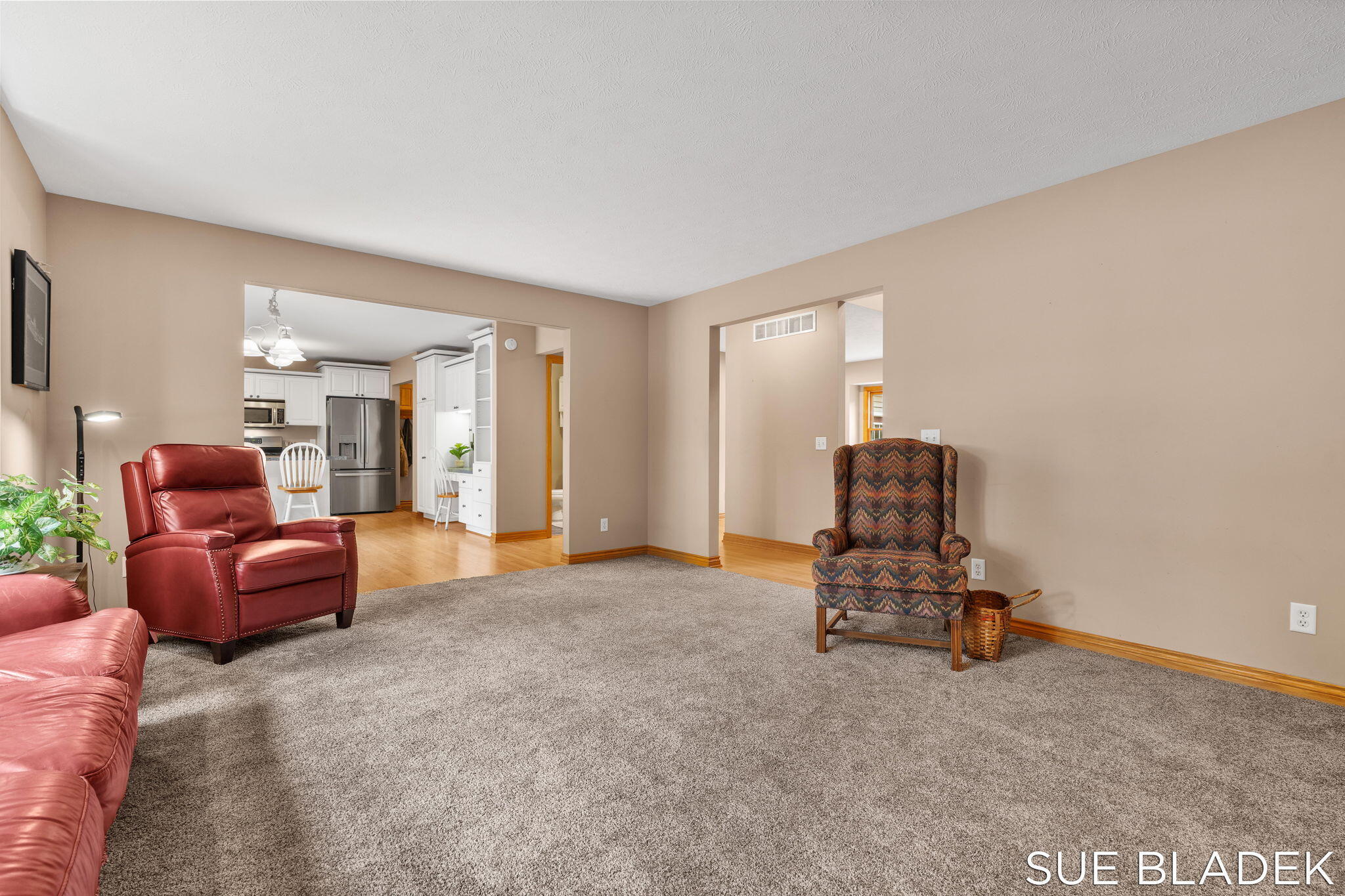 Fennville, Michigan, 49408, United States, 4 Bedrooms Bedrooms, ,4 BathroomsBathrooms,Residential,For Sale,1966449