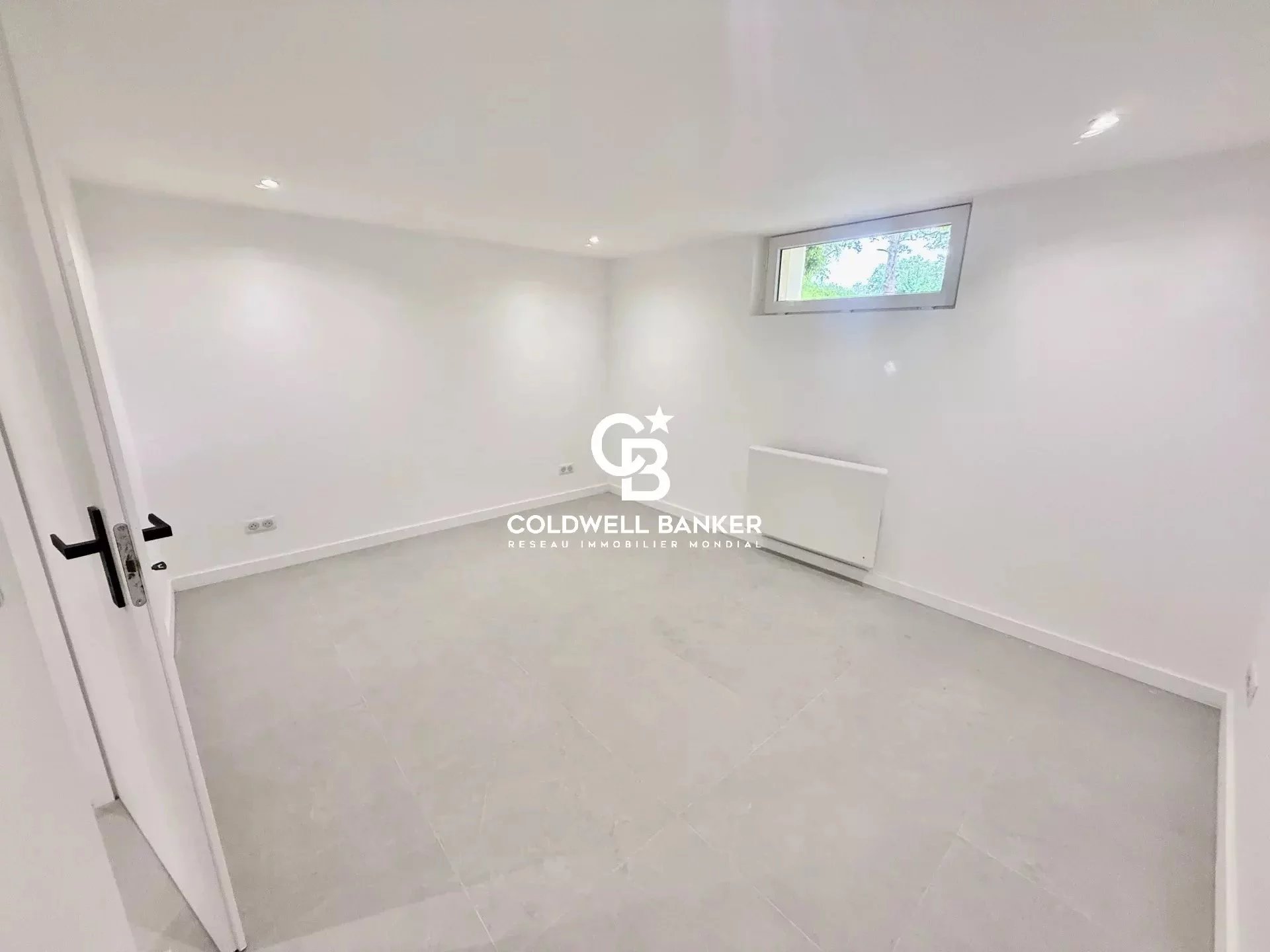 Prévessin-Moëns, Auvergne-Rhône-Alpes, 01280, FR, 4 Bedrooms Bedrooms, ,2 BathroomsBathrooms,Residential,For Sale,1994849