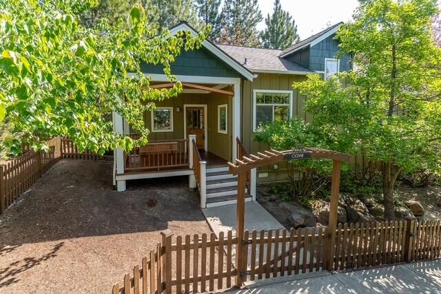 Bend, Oregon, 97703, United States, 2 Bedrooms Bedrooms, ,1 BathroomBathrooms,Residential,For Sale,1848666